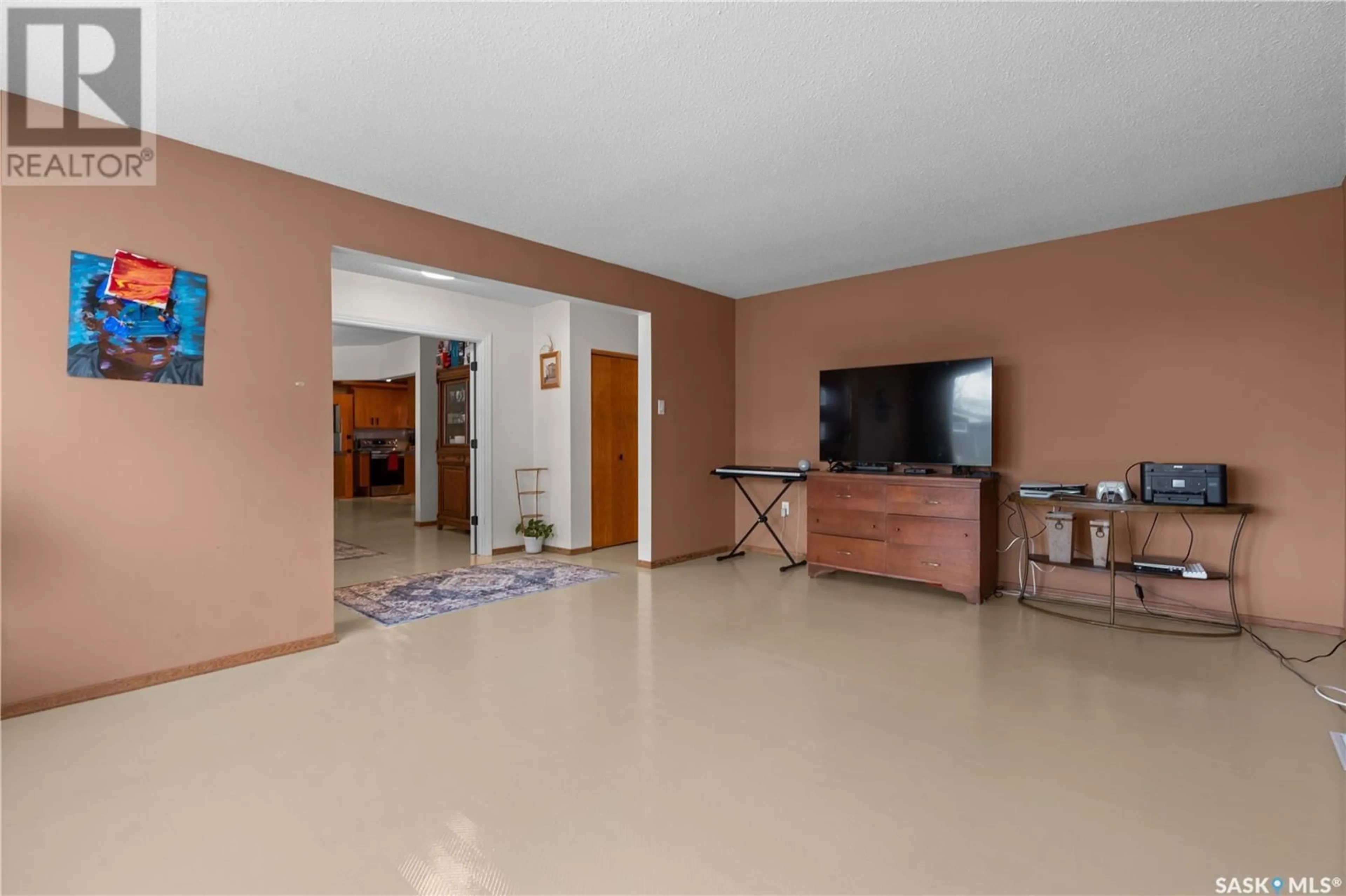 Indoor foyer for 4011 MCPHAIL AVENUE, Regina Saskatchewan S4S1G1