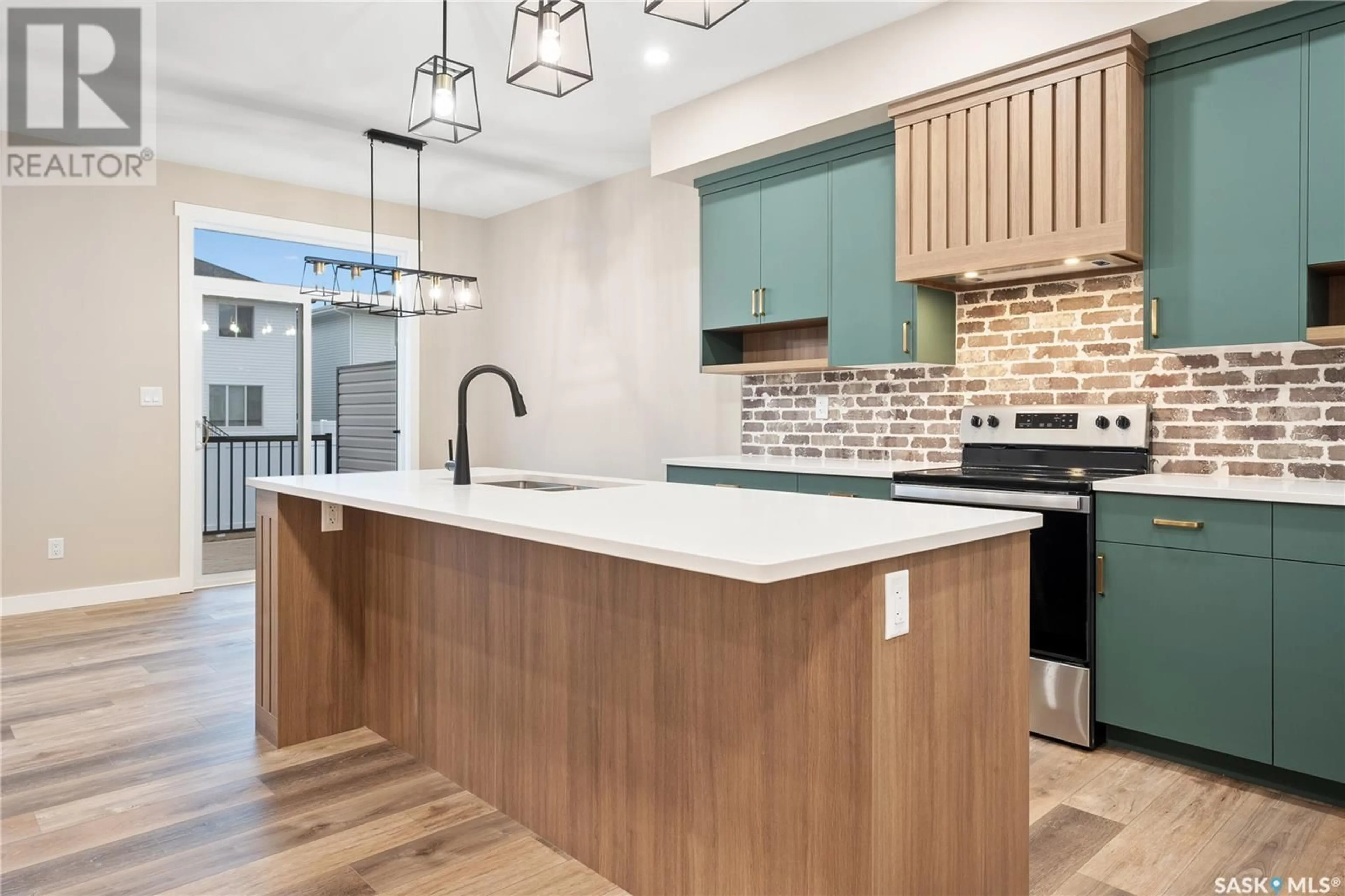 Open concept kitchen, unknown for 228 FROESE CRESCENT, Warman Saskatchewan S0K4S3