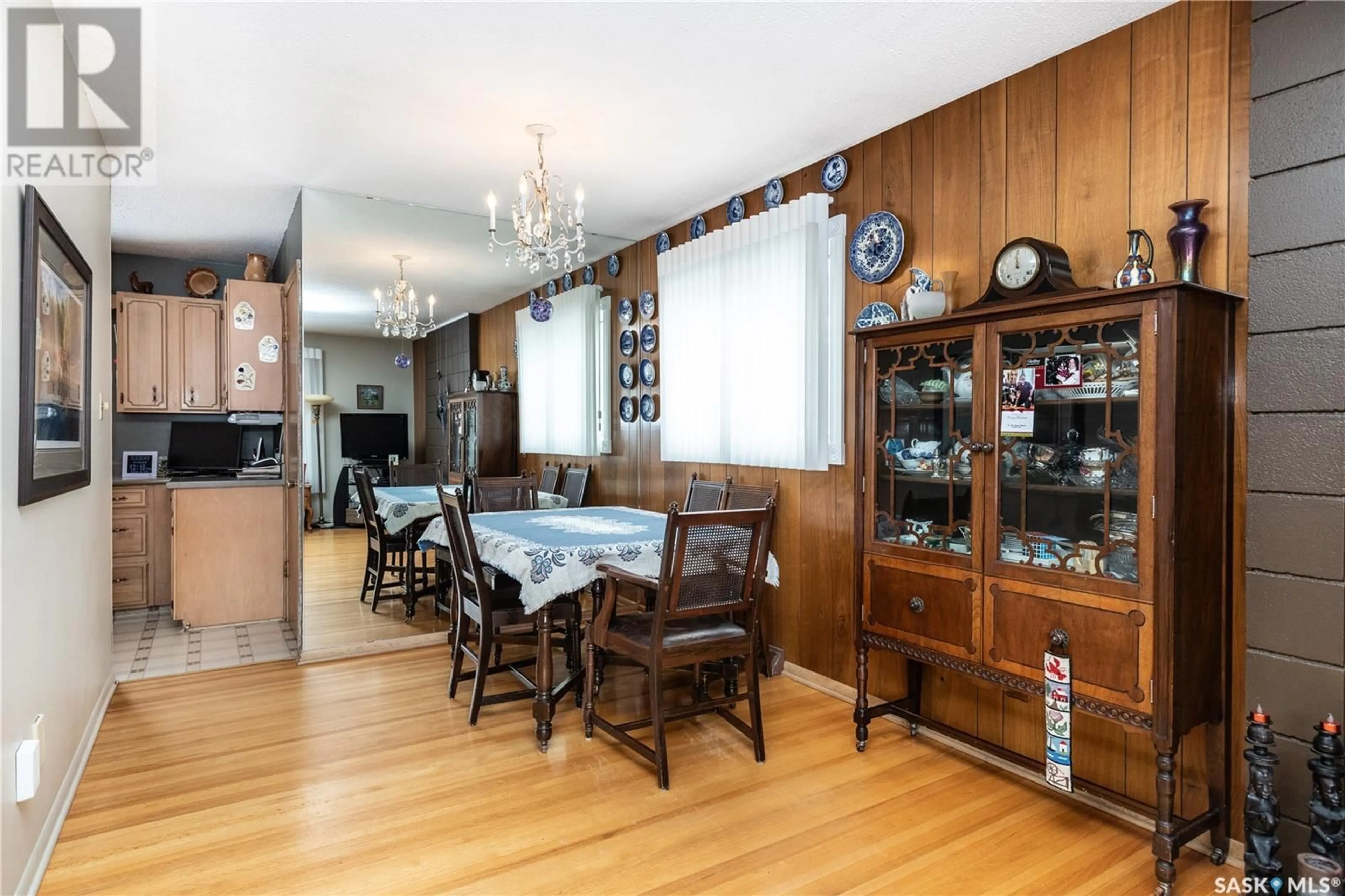 Dining room, wood/laminate floor for 1813 MADDEN AVENUE, Saskatoon Saskatchewan S7H3M7