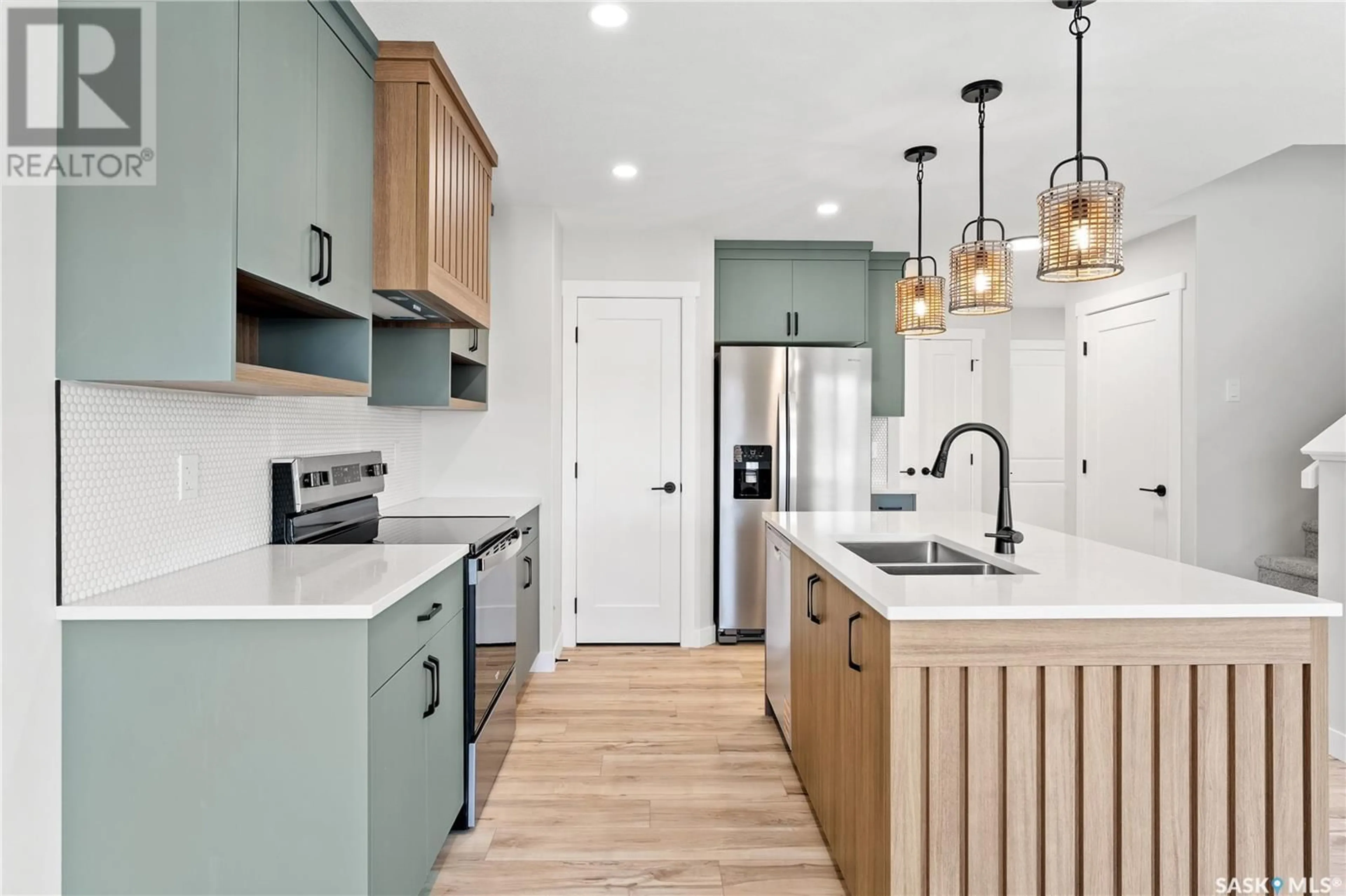 Open concept kitchen, unknown for 232 FROESE CRESCENT, Warman Saskatchewan S0K4S3