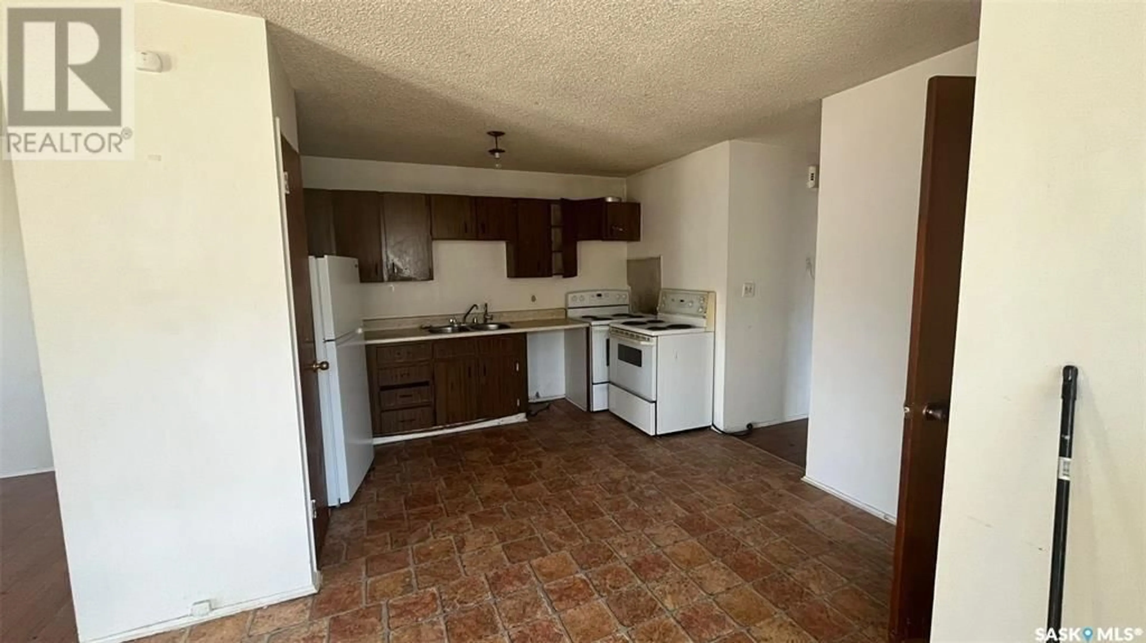 Unknown for 141 THOMSON AVENUE, Regina Saskatchewan S4N5L2