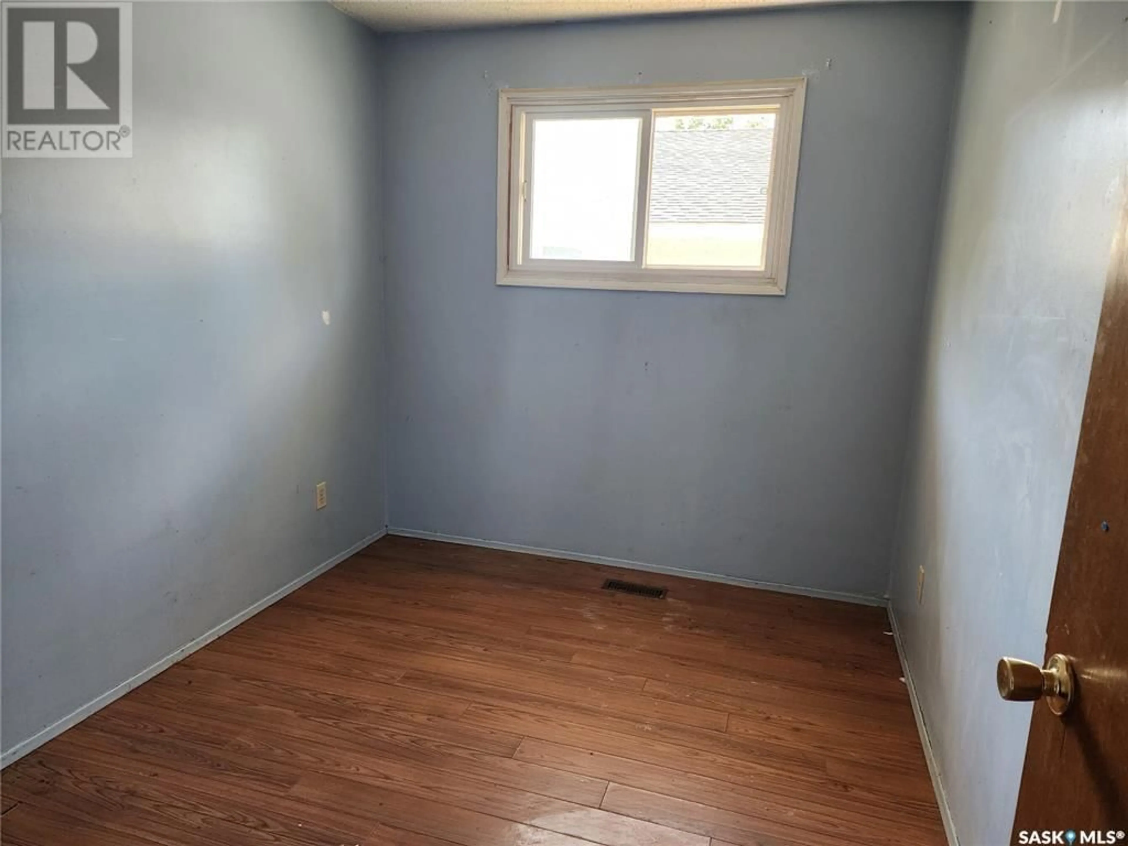 A pic of a room for 141 THOMSON AVENUE, Regina Saskatchewan S4N5L2