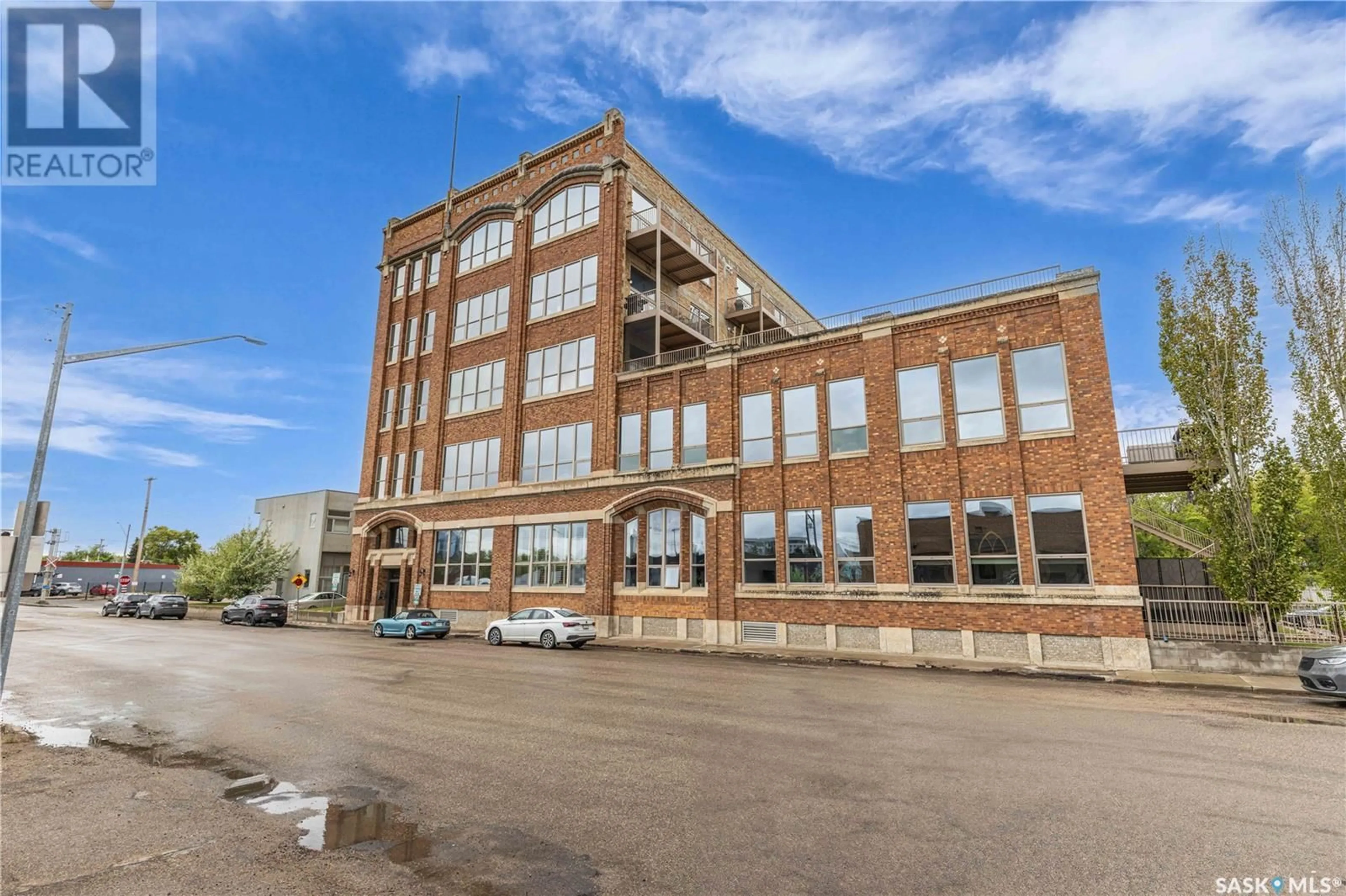Unknown for 404 211 D AVENUE, Saskatoon Saskatchewan S7L1M7