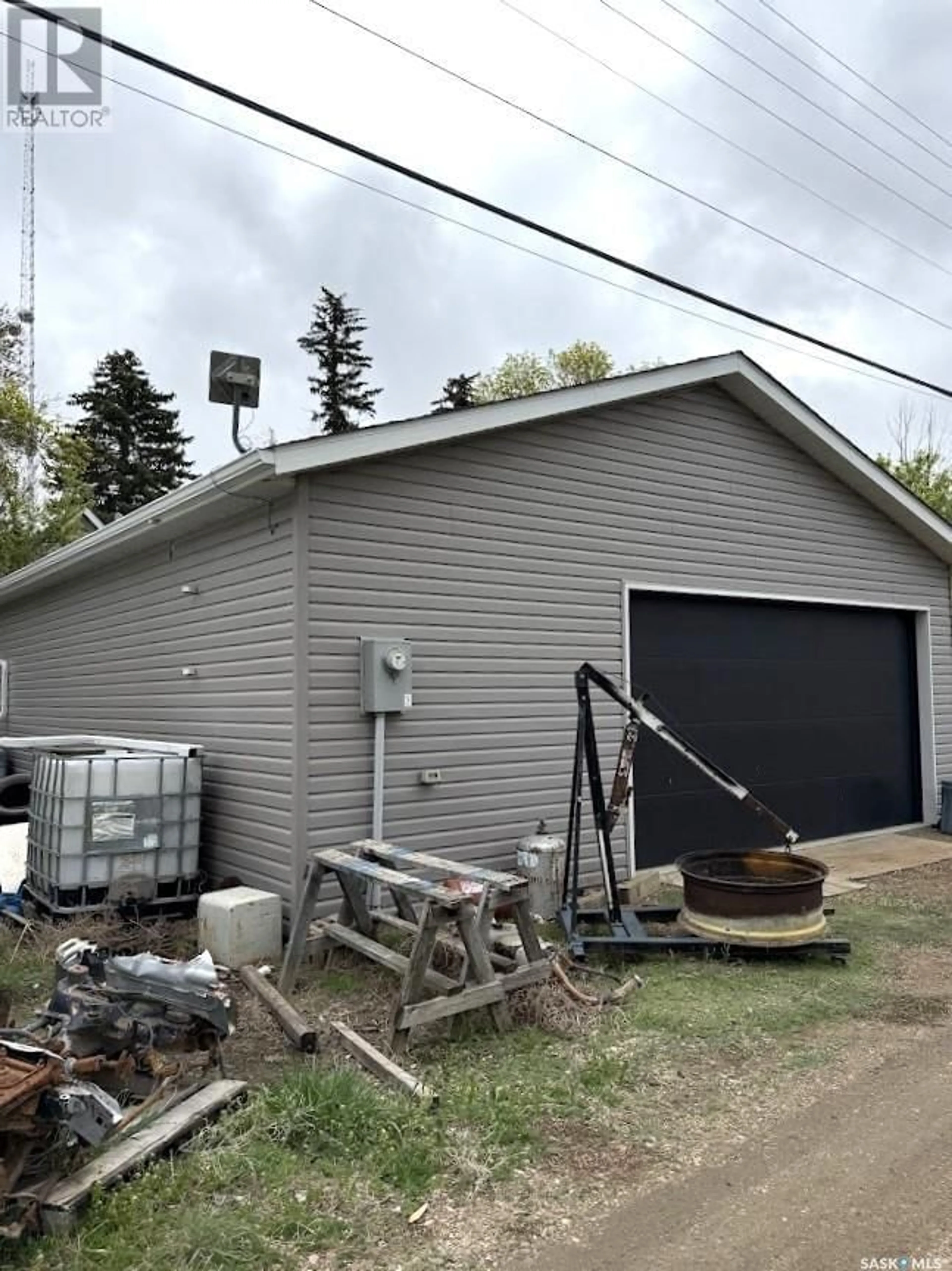 Indoor garage for 114 OUTLOOK STREET, Conquest Saskatchewan S0L0L0