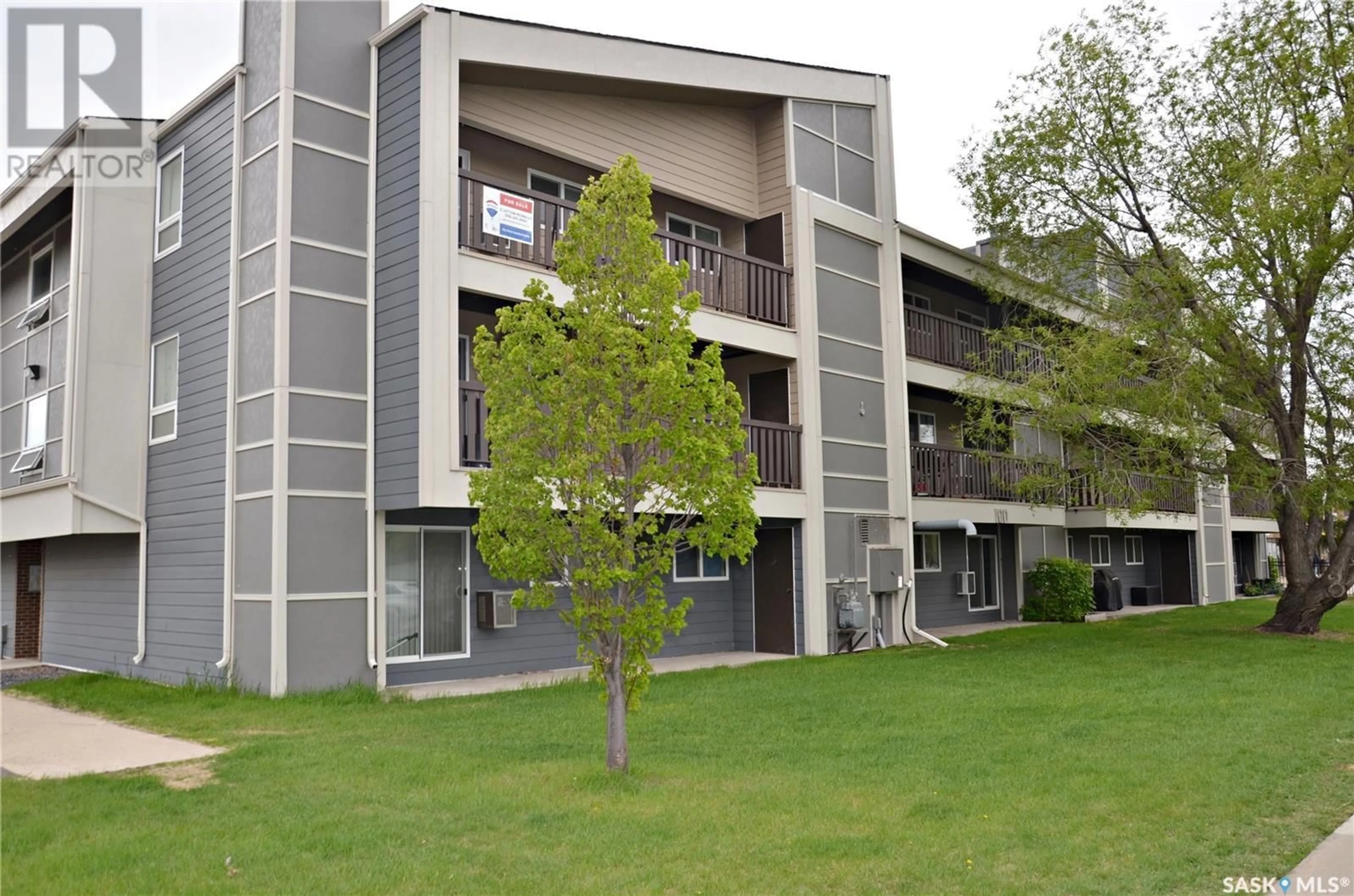 Patio, building for 131 425 STREET E, Saskatoon Saskatchewan S7K2L8