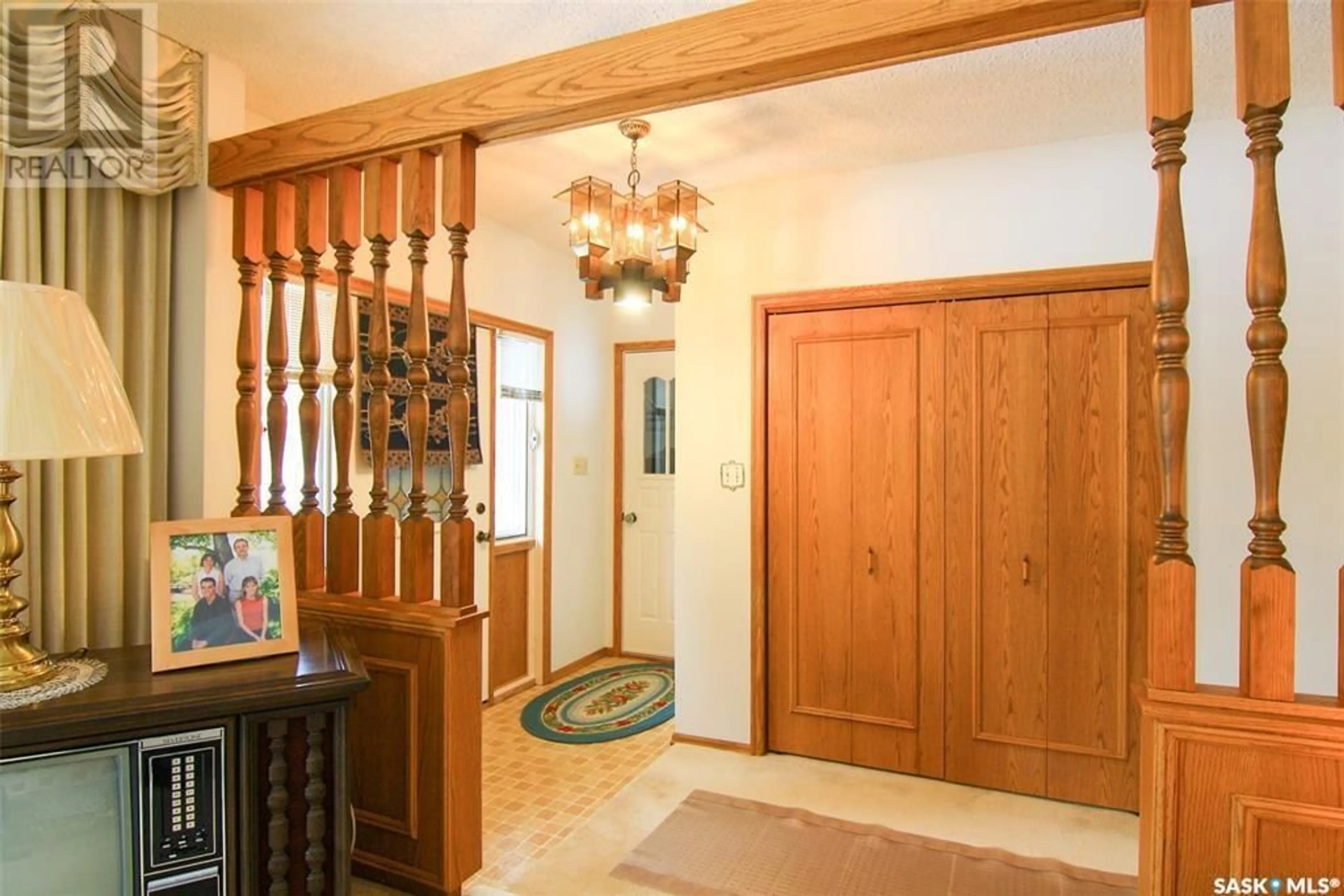 Indoor foyer for REIMER ACREAGE, Wallace Rm No. 243 Saskatchewan S3N4C6