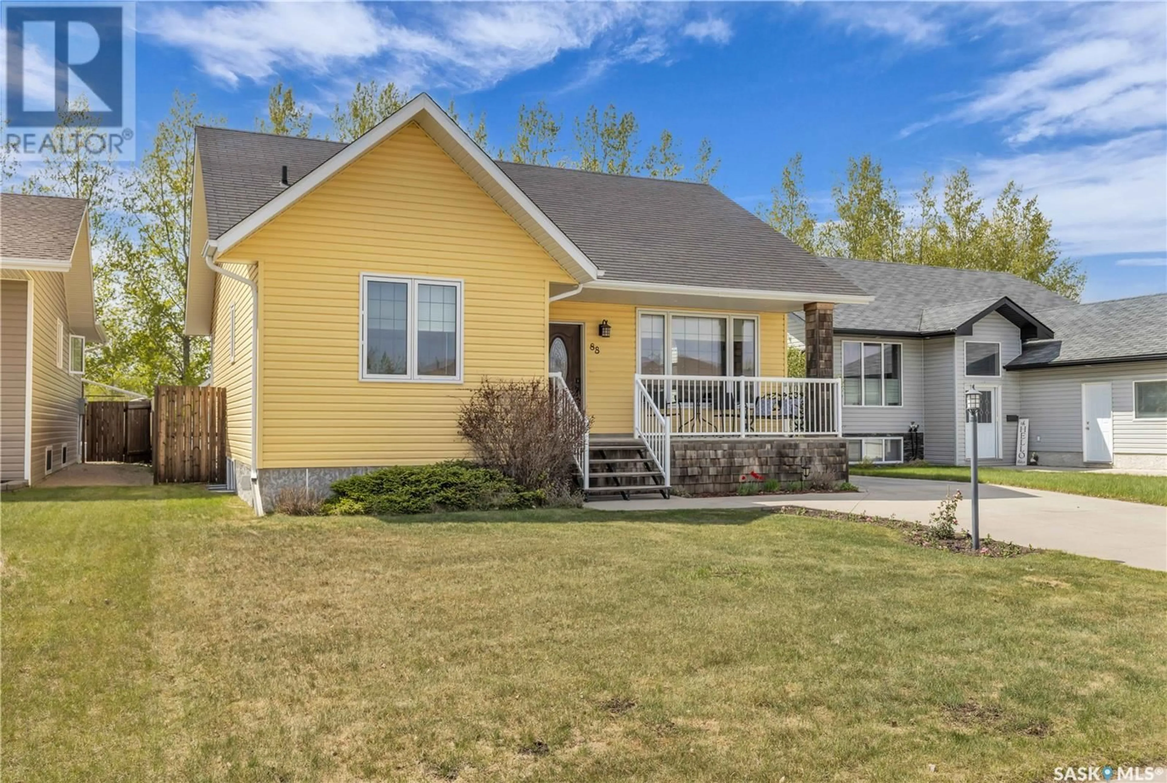 Home with vinyl exterior material, street for 88 LASKIN CRESCENT, Humboldt Saskatchewan S0K2A0
