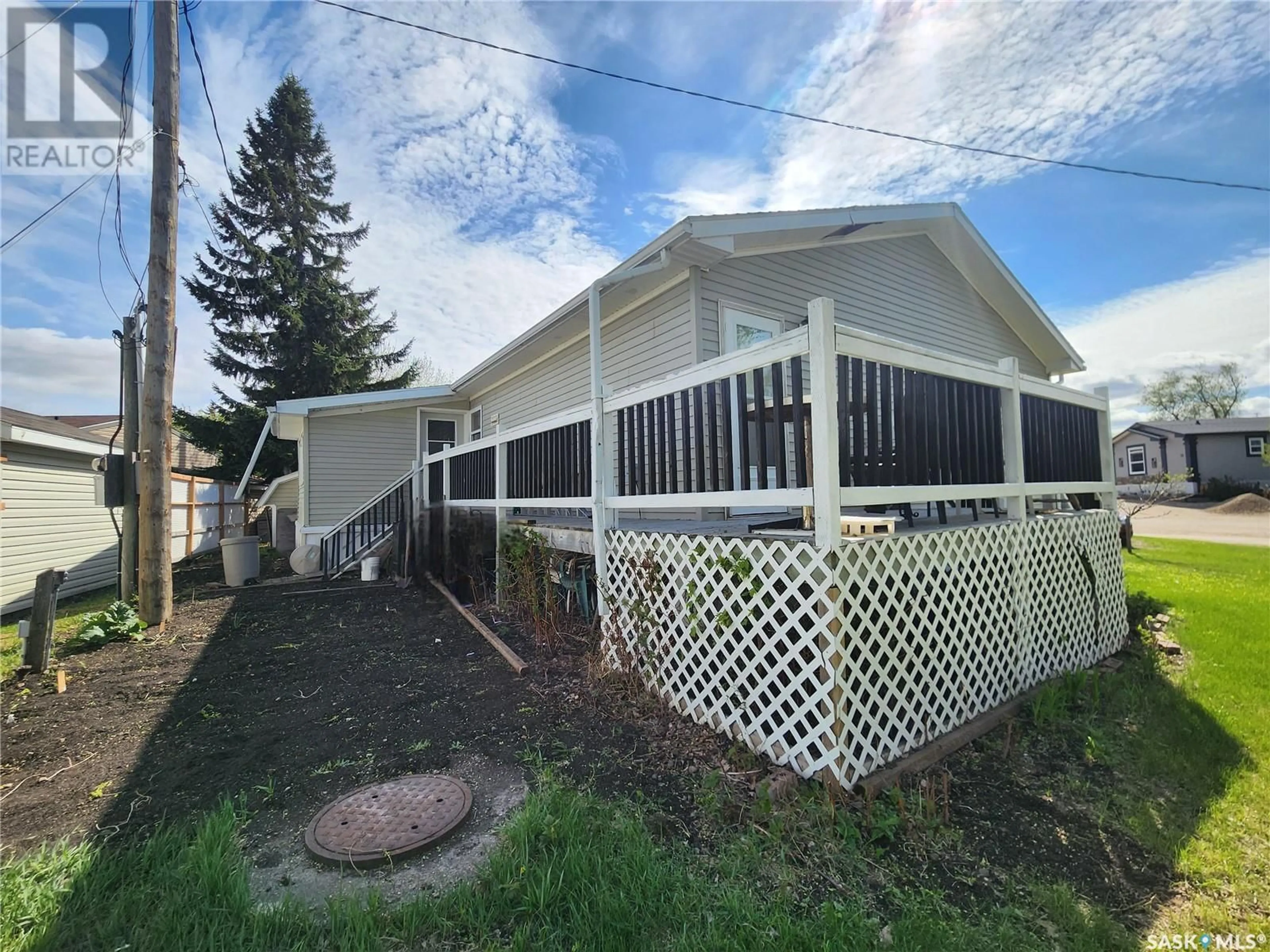 Home with vinyl exterior material, unknown for 32 555 DIELSCHNEIDER ROAD, Melville Saskatchewan S0A2P0