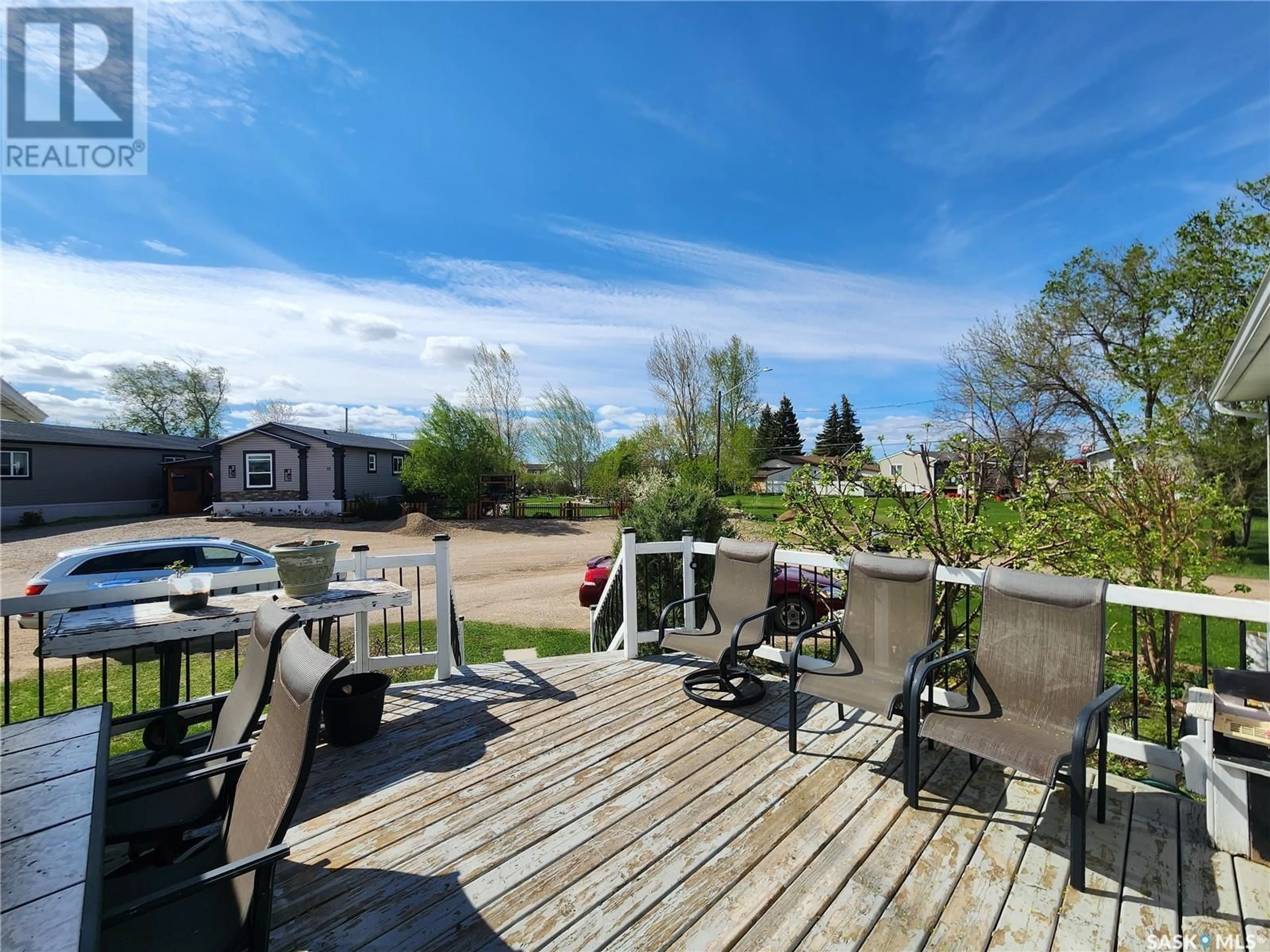 Patio, water/lake/river/ocean view for 32 555 DIELSCHNEIDER ROAD, Melville Saskatchewan S0A2P0