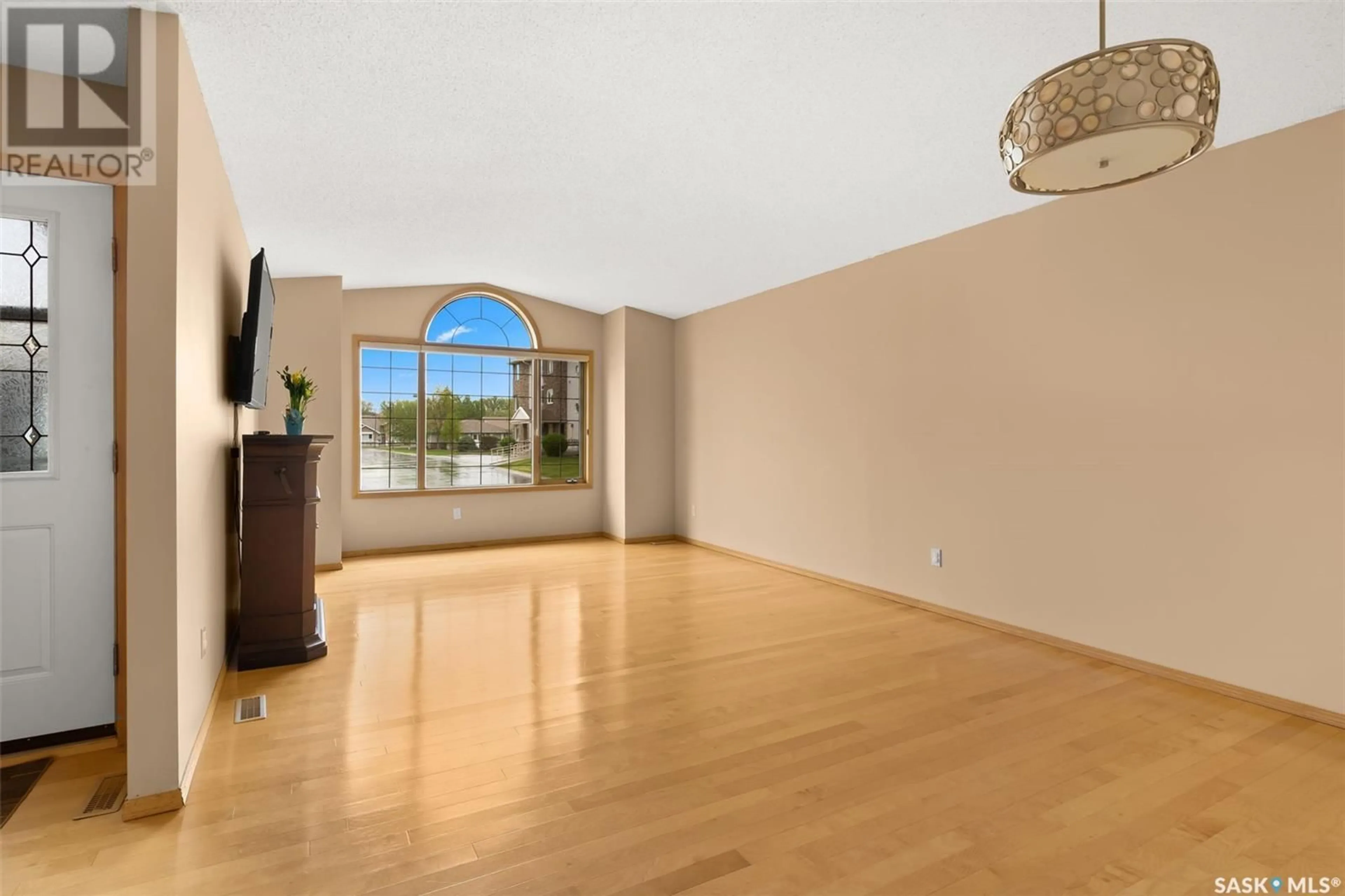 Unknown for 56 KENSINGTON CRESCENT, Regina Saskatchewan S4S7G6