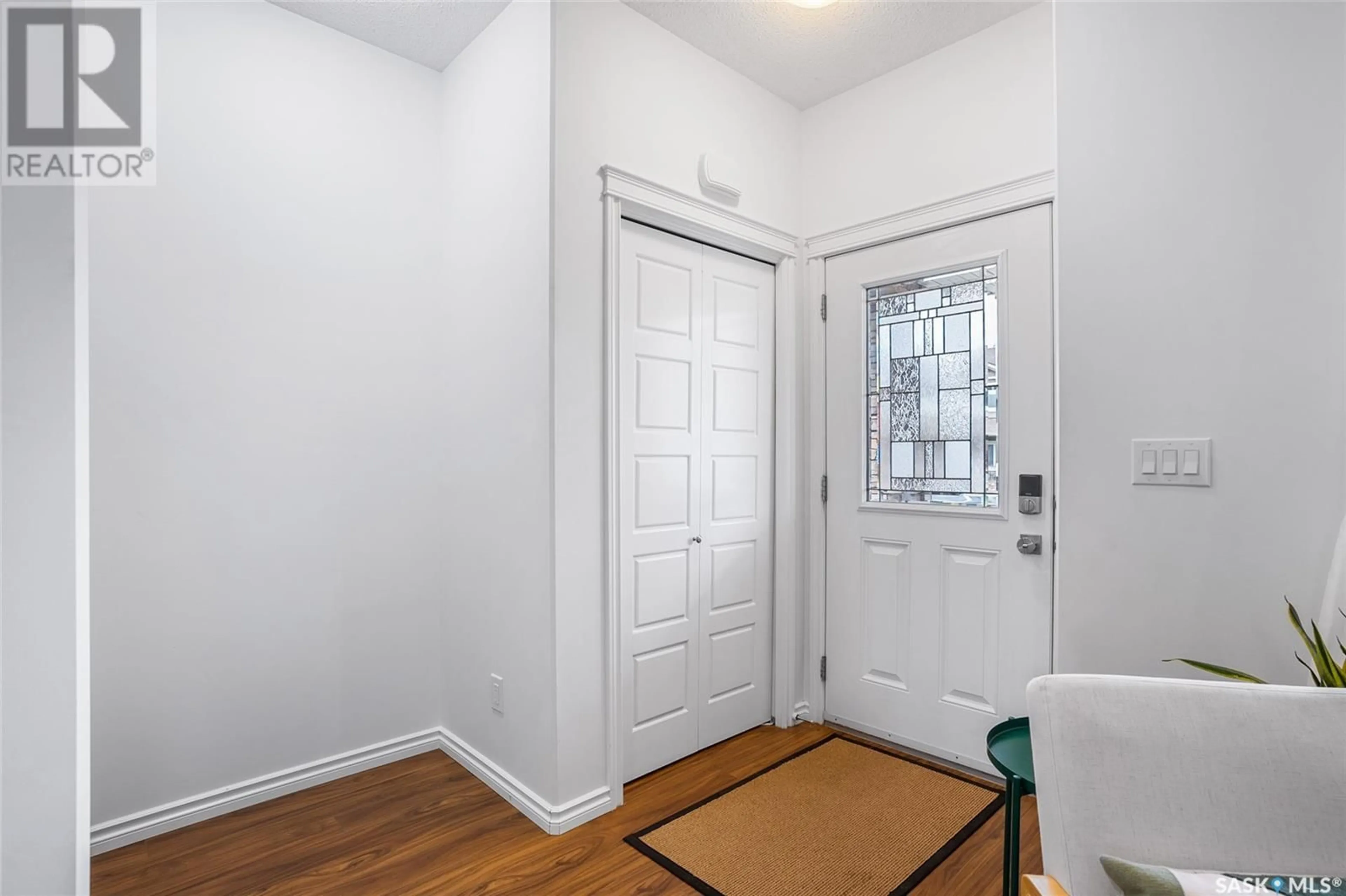 Indoor entryway for 1307 HUNTER ROAD, Saskatoon Saskatchewan S7T0S1