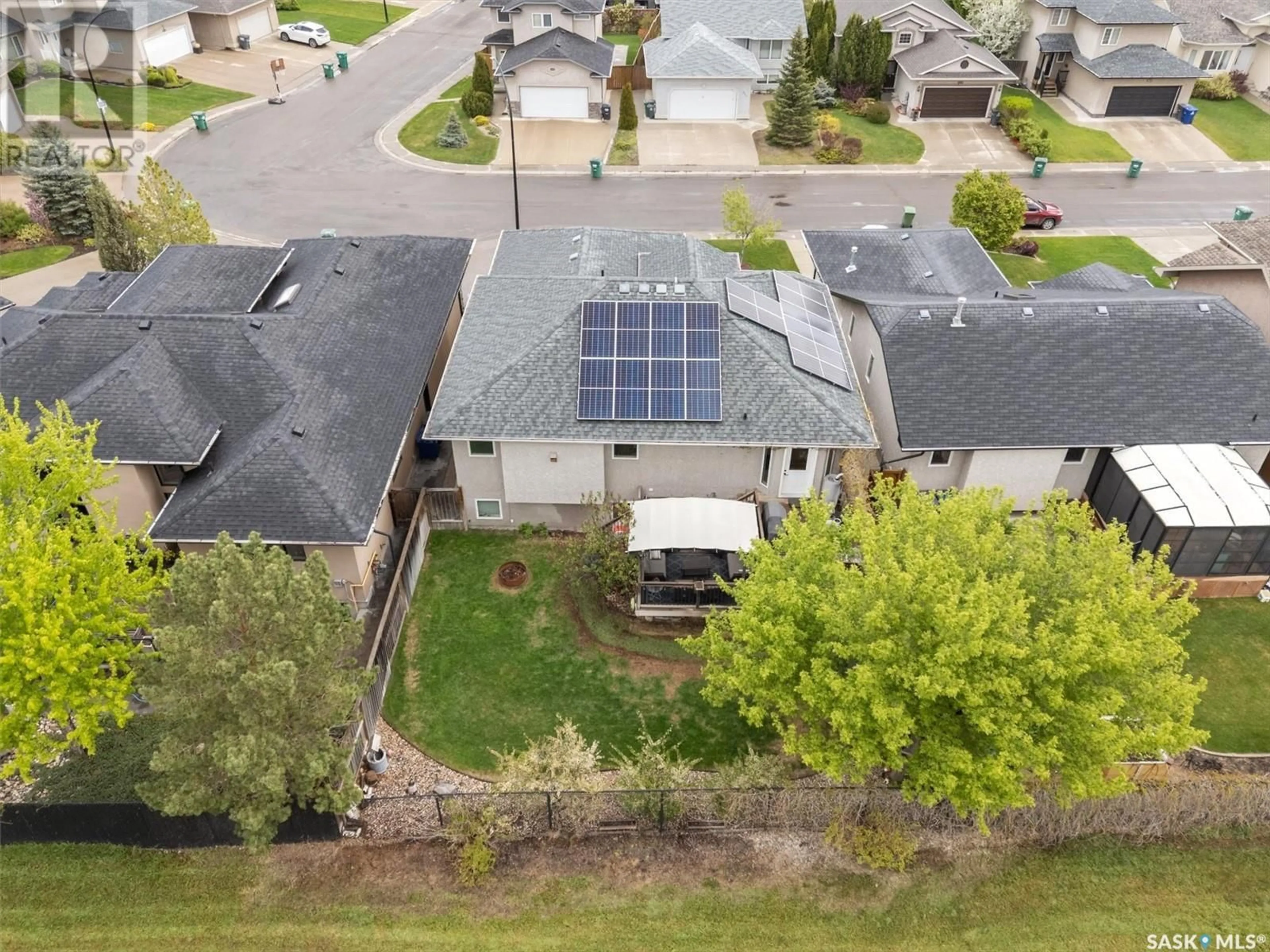 A pic from outside/outdoor area/front of a property/back of a property/a pic from drone, street for 278 GREAVES COURT, Saskatoon Saskatchewan S7W1A7
