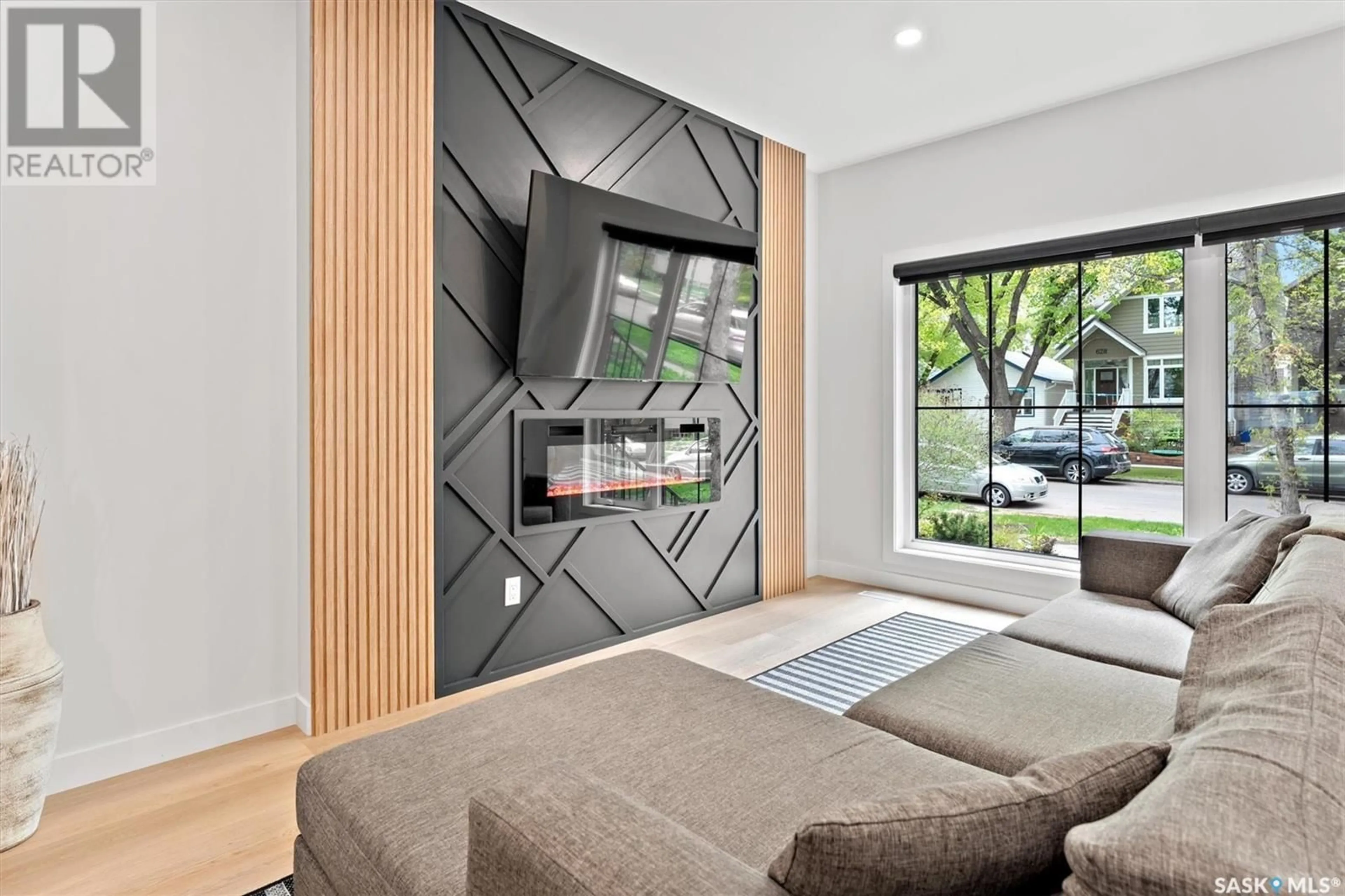 Home theater for 625 6TH STREET, Saskatoon Saskatchewan S7H1C3
