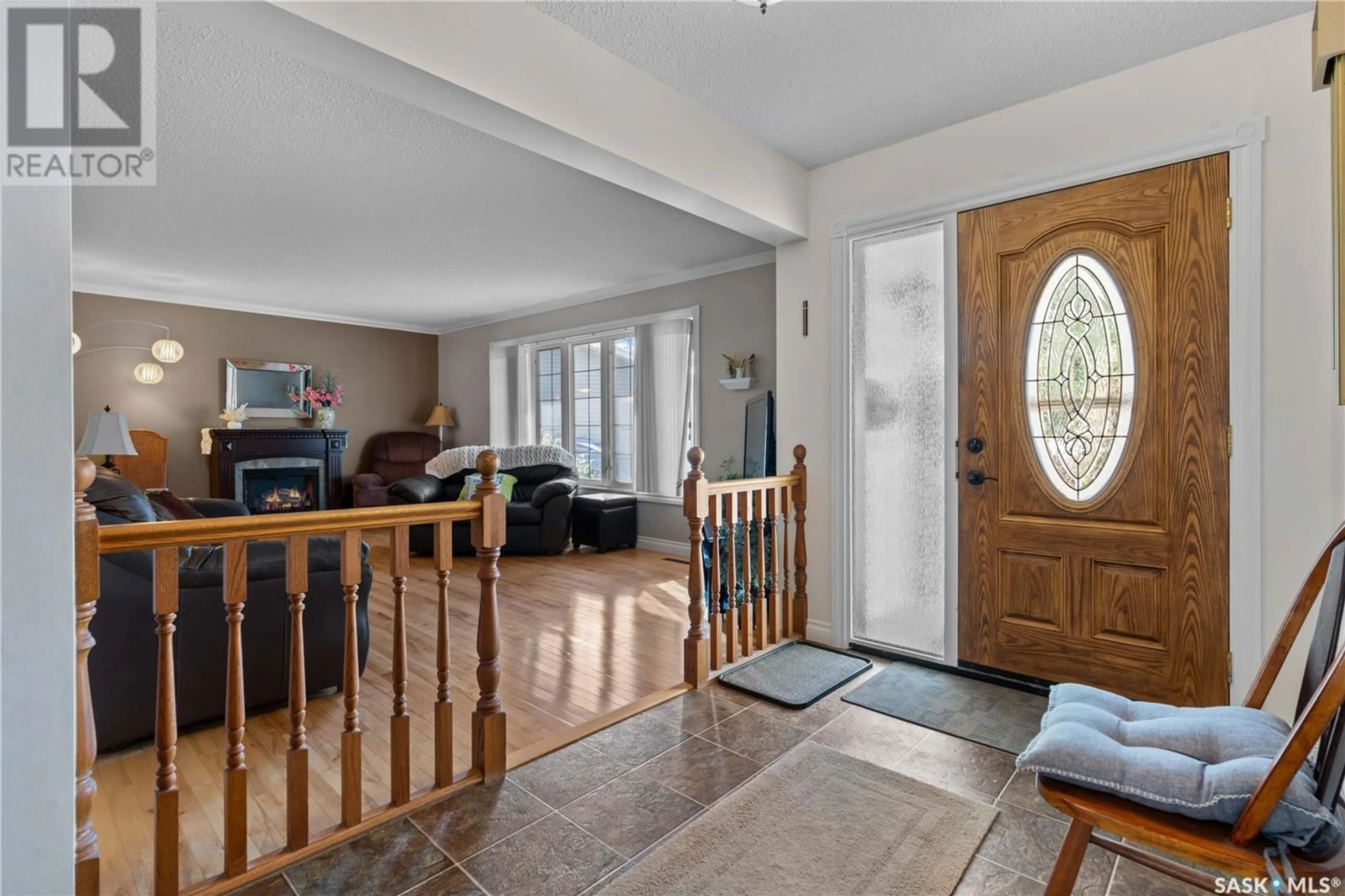 Indoor entryway for 191 MCDOUGALL CRESCENT, Regina Saskatchewan S4S5M6