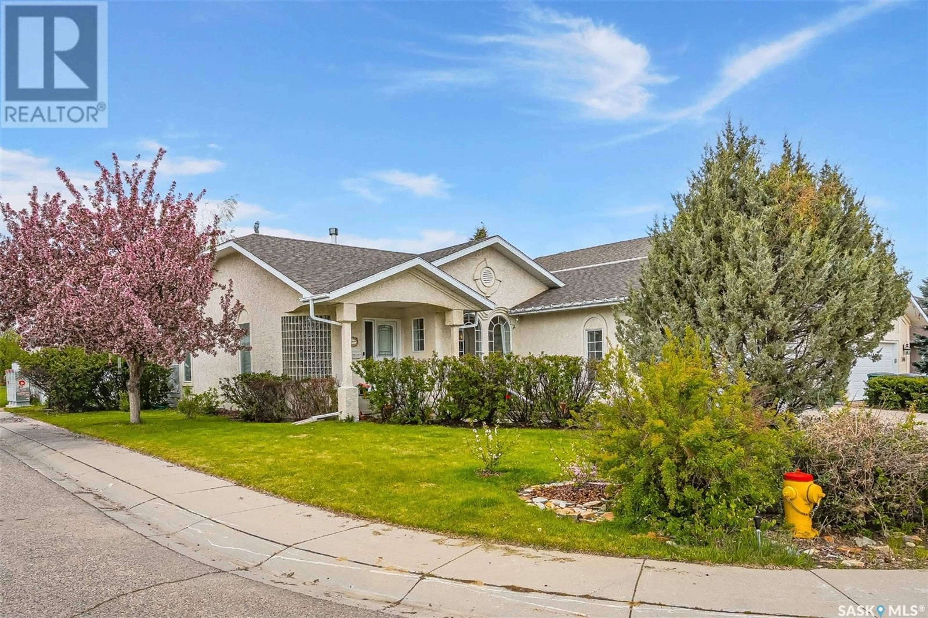 Home with vinyl exterior material, street for 502 BLACKTHORN CRESCENT, Saskatoon Saskatchewan S7V1A8