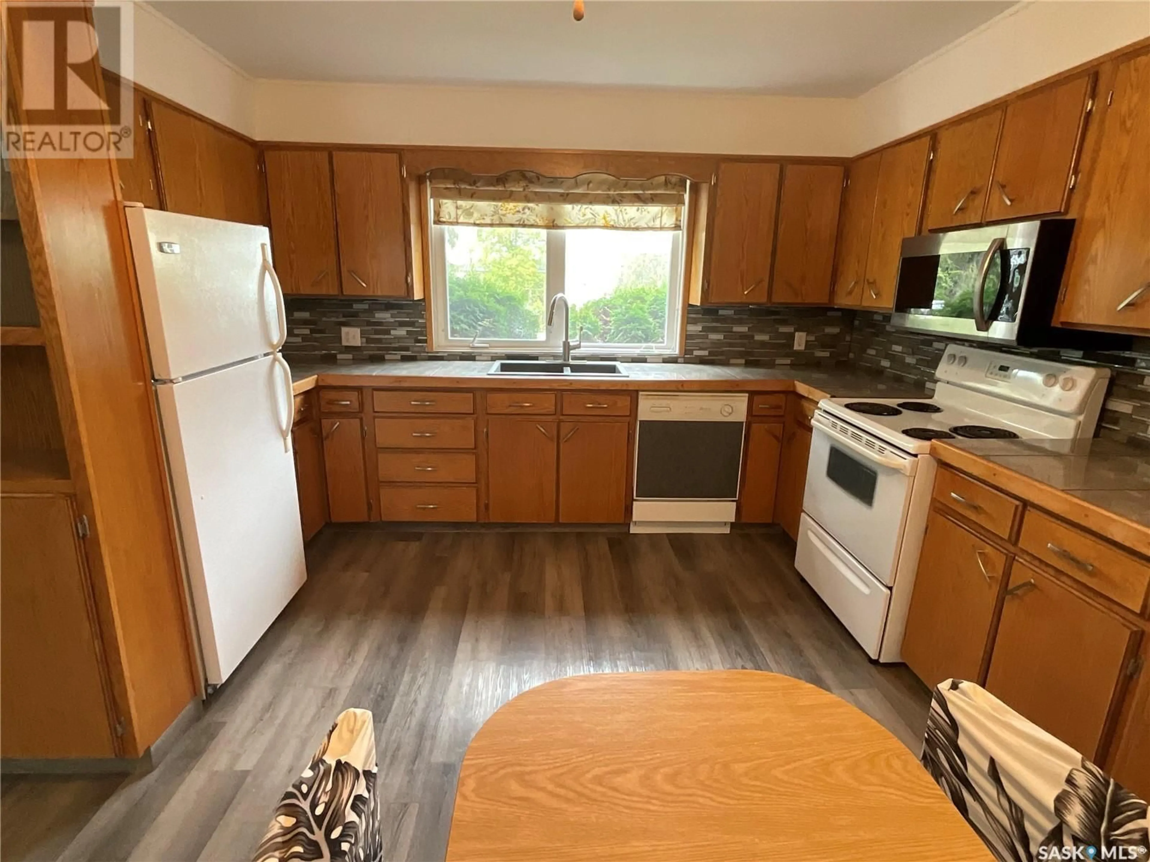 Standard kitchen, unknown for N - 107 1ST STREET, Wakaw Saskatchewan S0K4P0