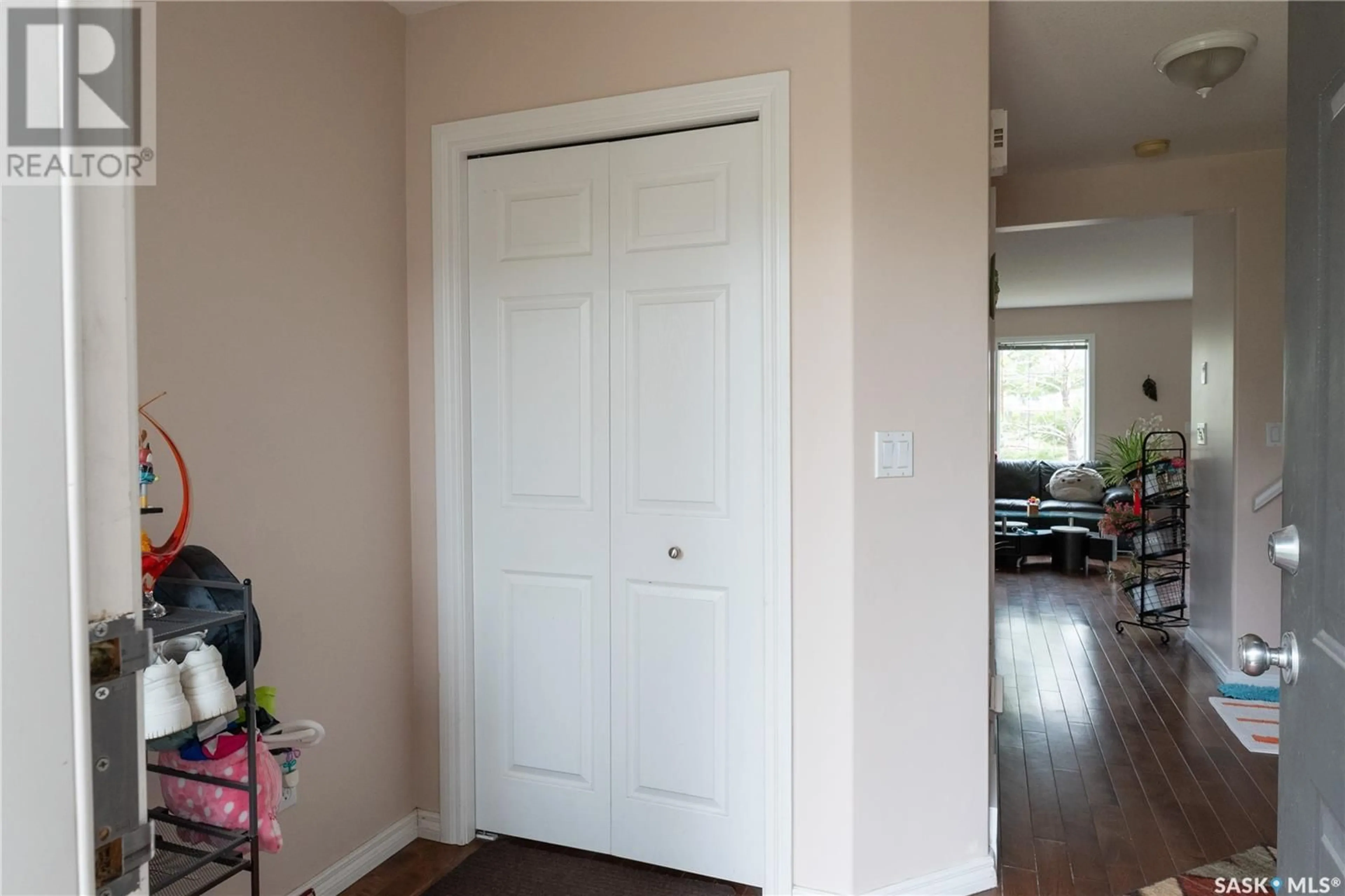 Indoor entryway for 16 103 BANYAN CRESCENT, Saskatoon Saskatchewan S7V1G2
