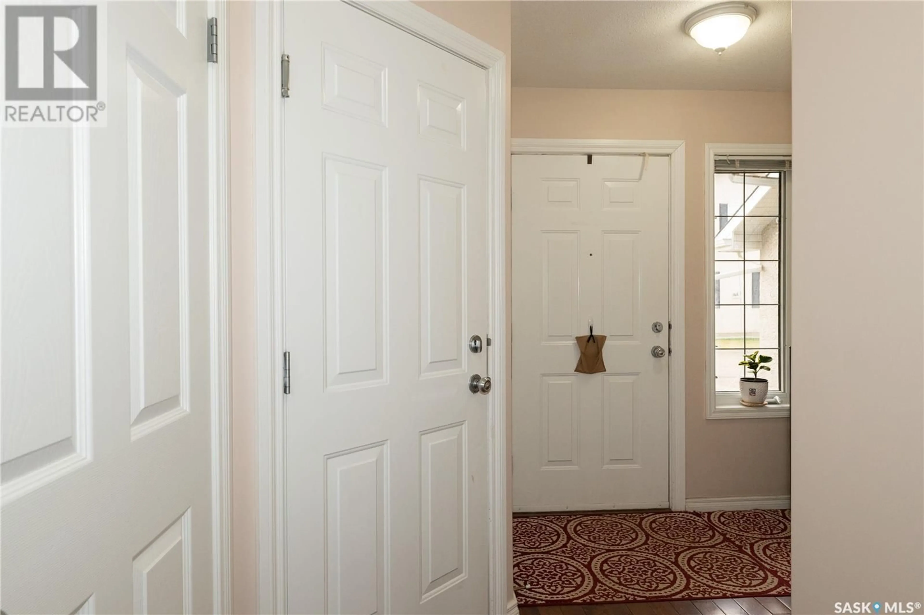 Indoor entryway for 16 103 BANYAN CRESCENT, Saskatoon Saskatchewan S7V1G2