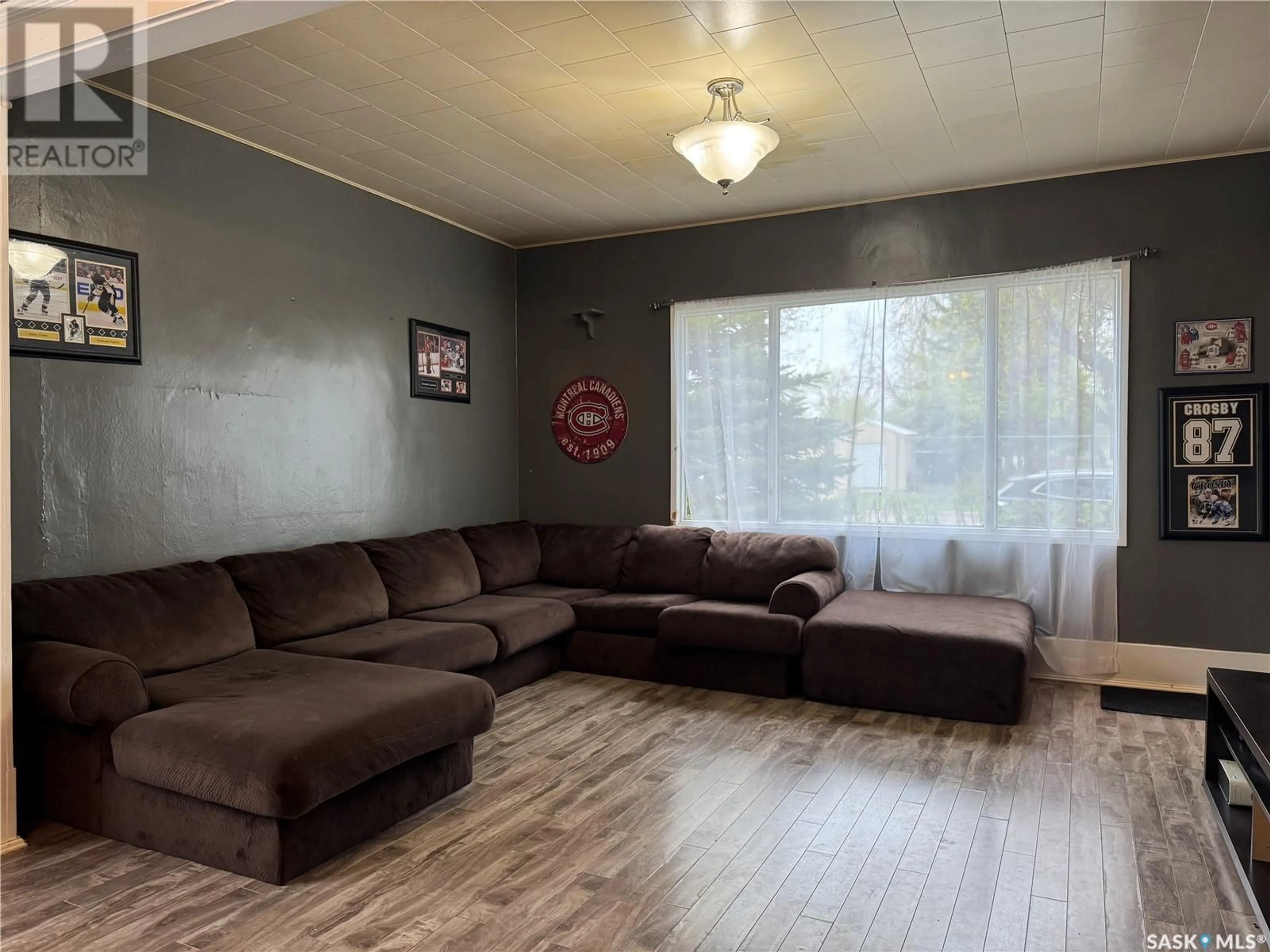 Living room with furniture, unknown for 407 1ST STREET, Wynyard Saskatchewan S0A4T0
