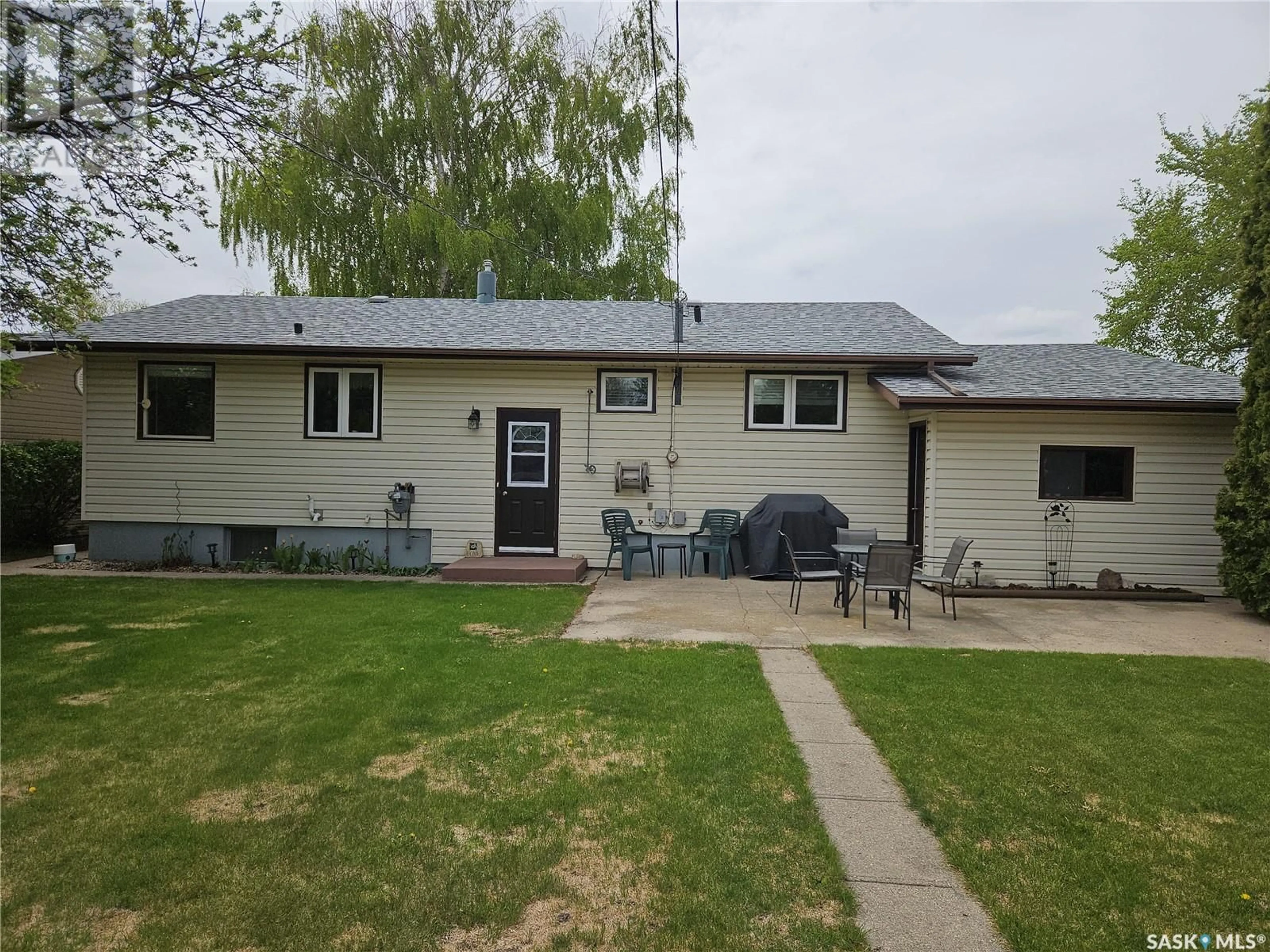 A pic from outside/outdoor area/front of a property/back of a property/a pic from drone, street for 1030 13TH STREET, Humboldt Saskatchewan S0K2A0