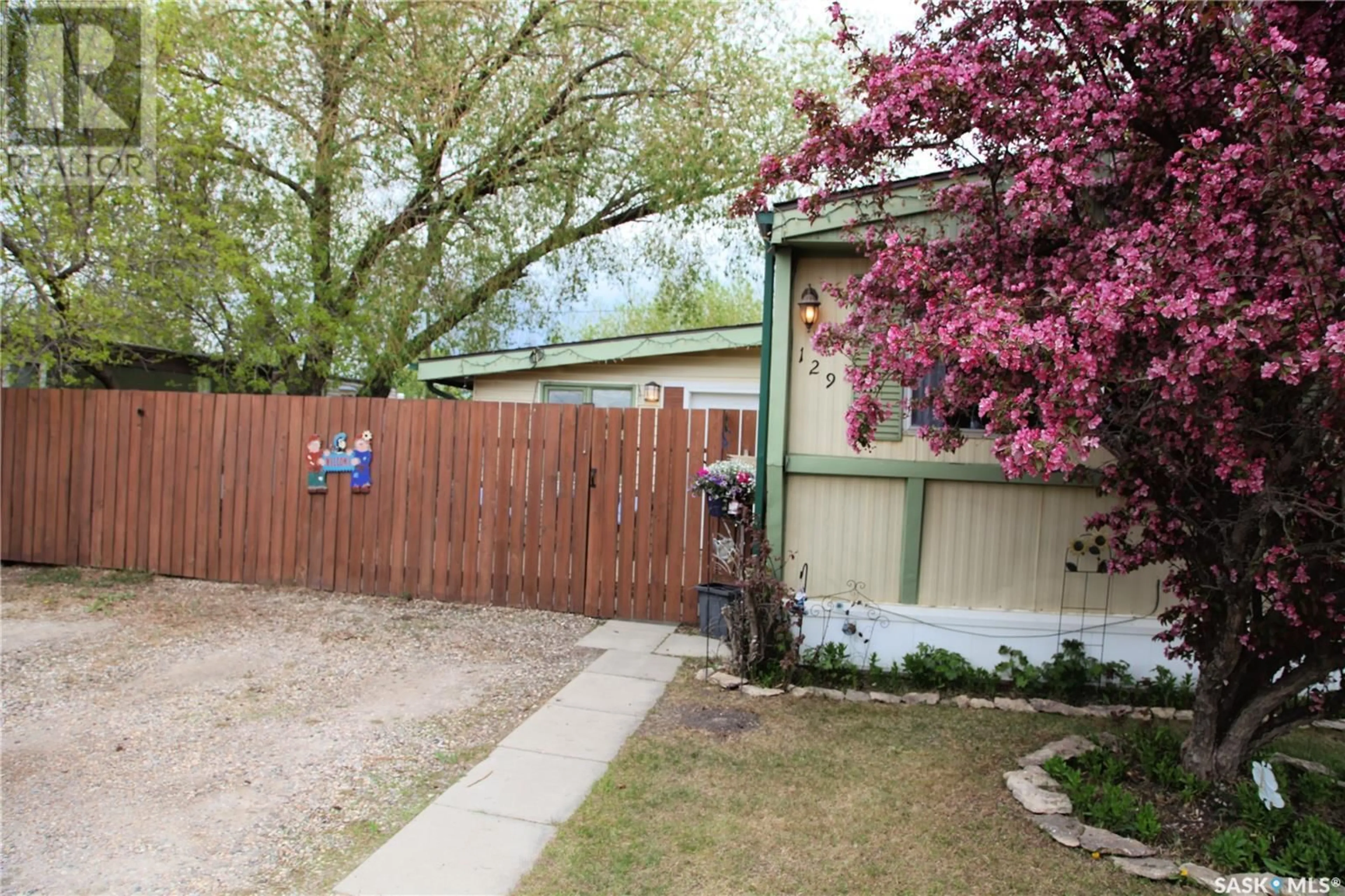 Patio, street for 129 EASTVIEW TRAILER COURT, Prince Albert Saskatchewan S6V5P9
