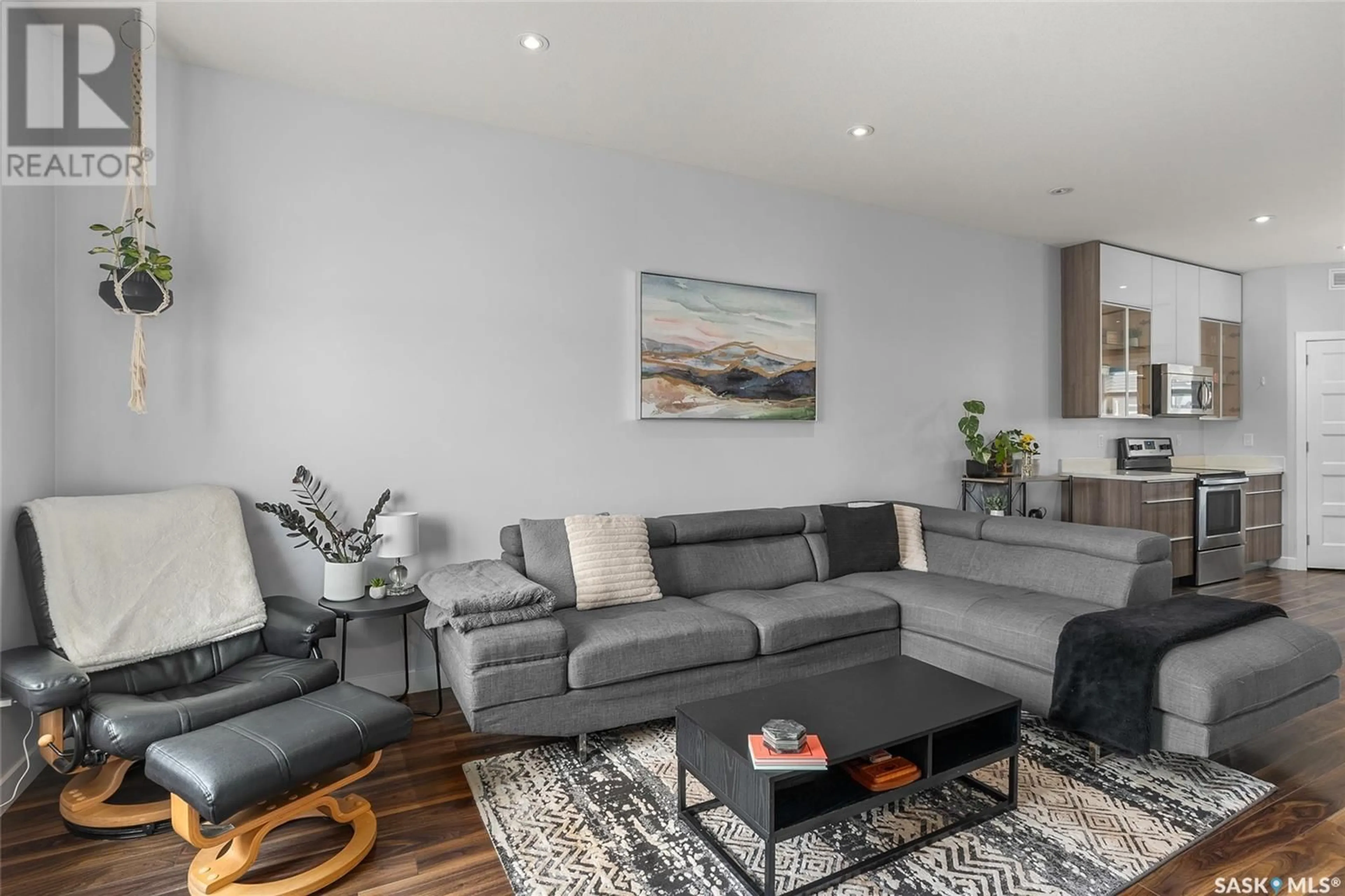 Living room with furniture, unknown for 1020 EVERGREEN BOULEVARD, Saskatoon Saskatchewan S7W0V9