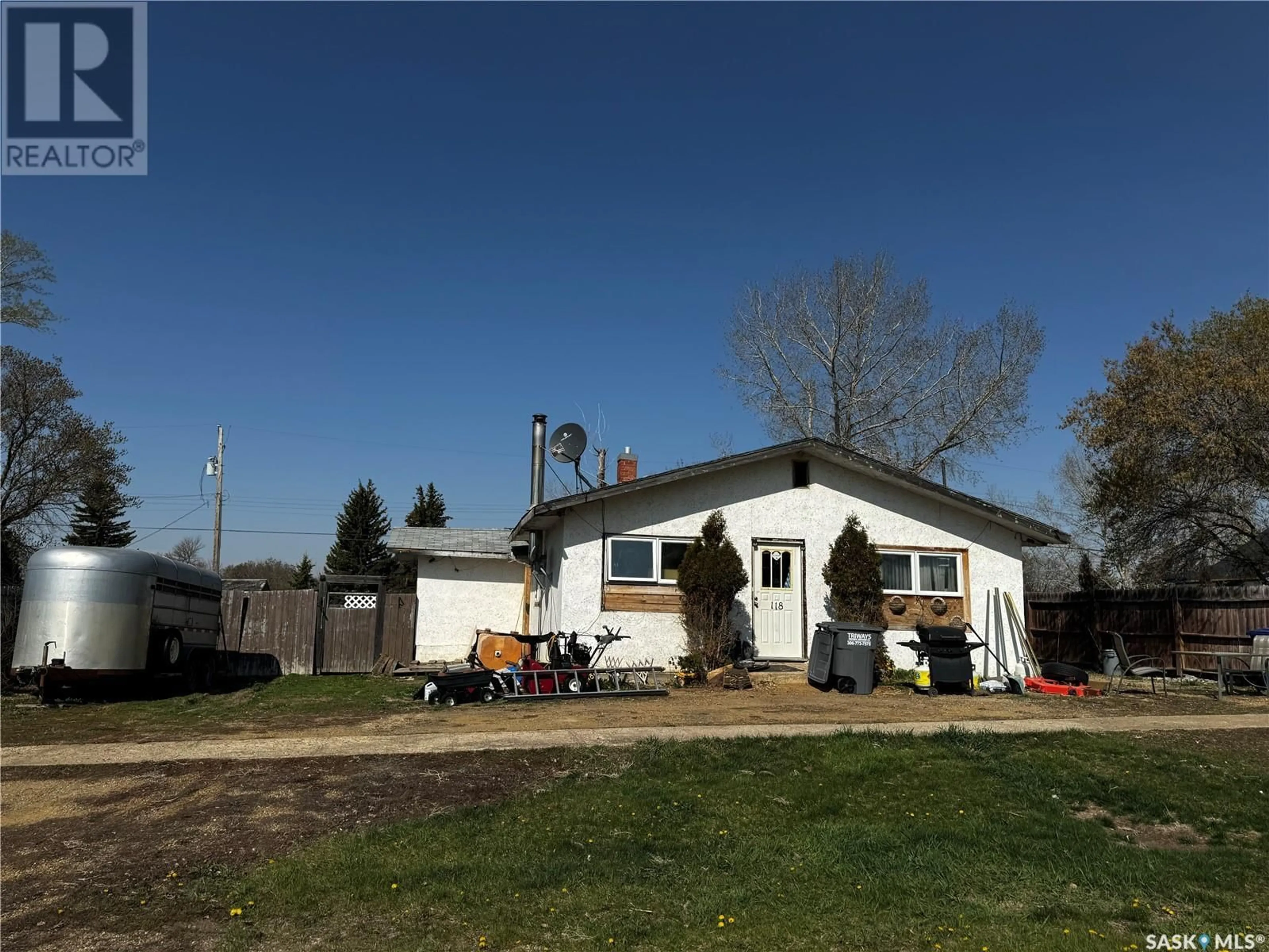 A pic from outside/outdoor area/front of a property/back of a property/a pic from drone, building for 118 WARWICK STREET, Neville Saskatchewan S0N1T0