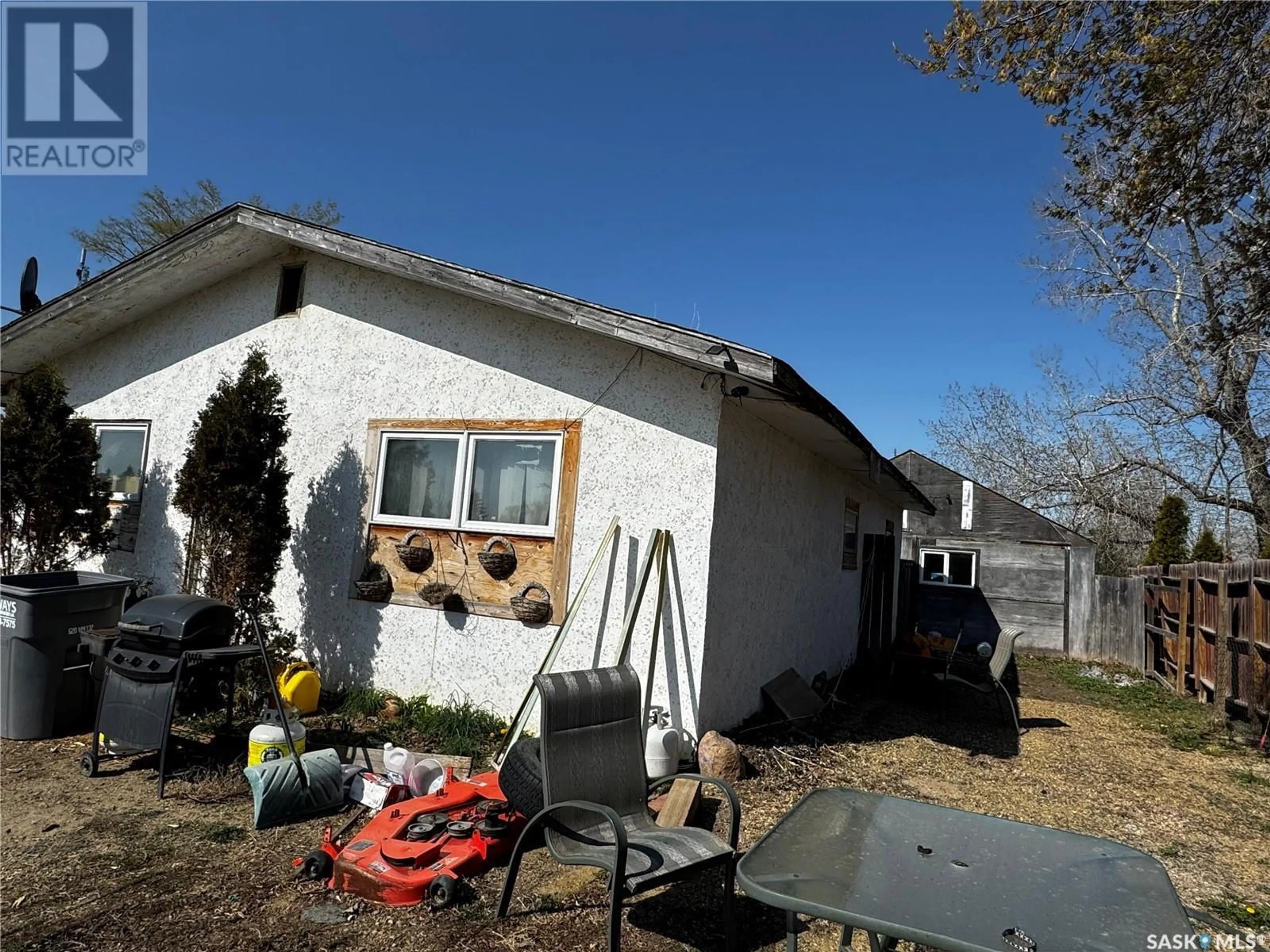 Home with vinyl exterior material, street for 118 WARWICK STREET, Neville Saskatchewan S0N1T0