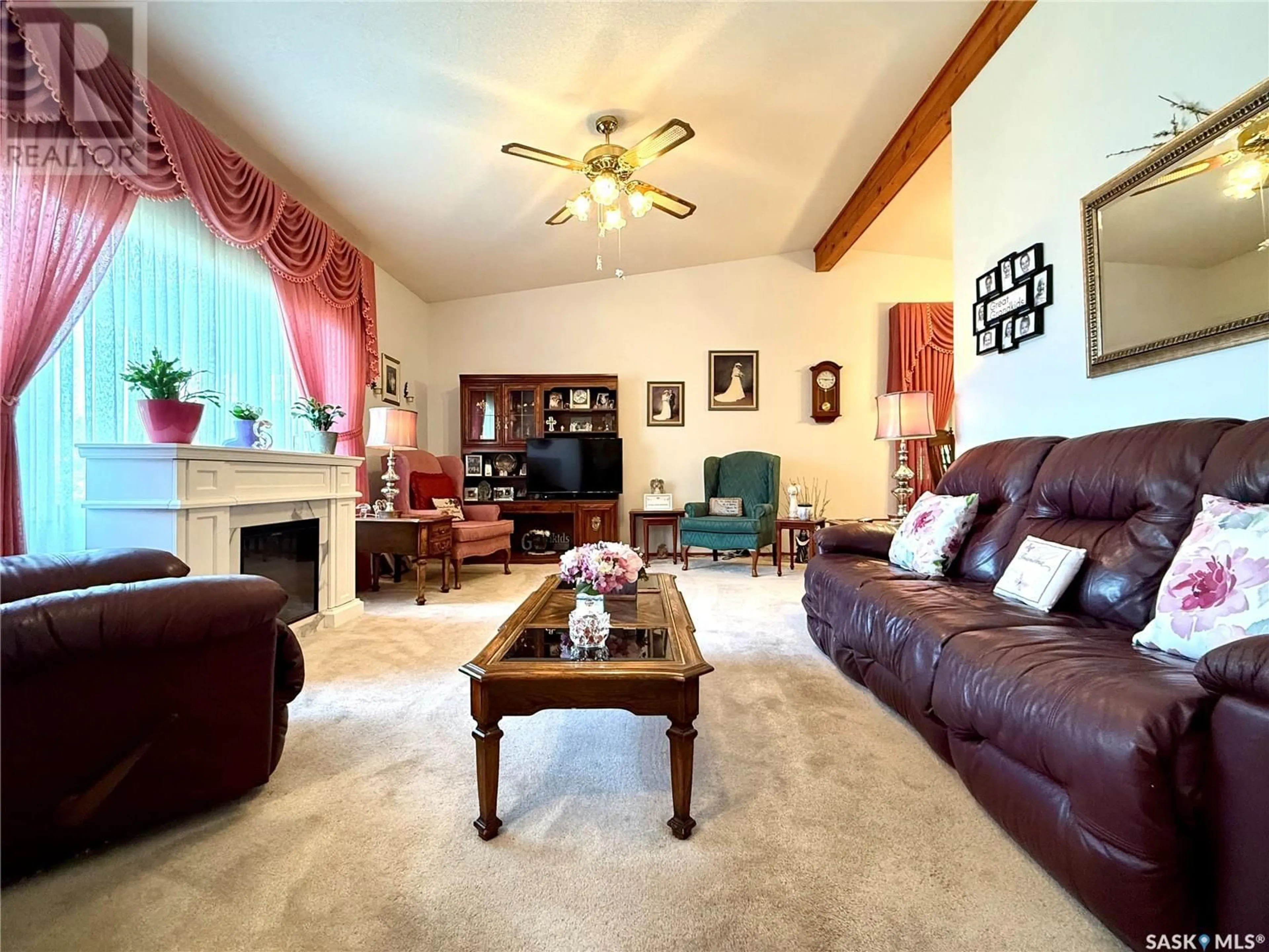Living room with furniture, unknown for 113 SUNSET DRIVE, Yorkton Saskatchewan S3N3R8