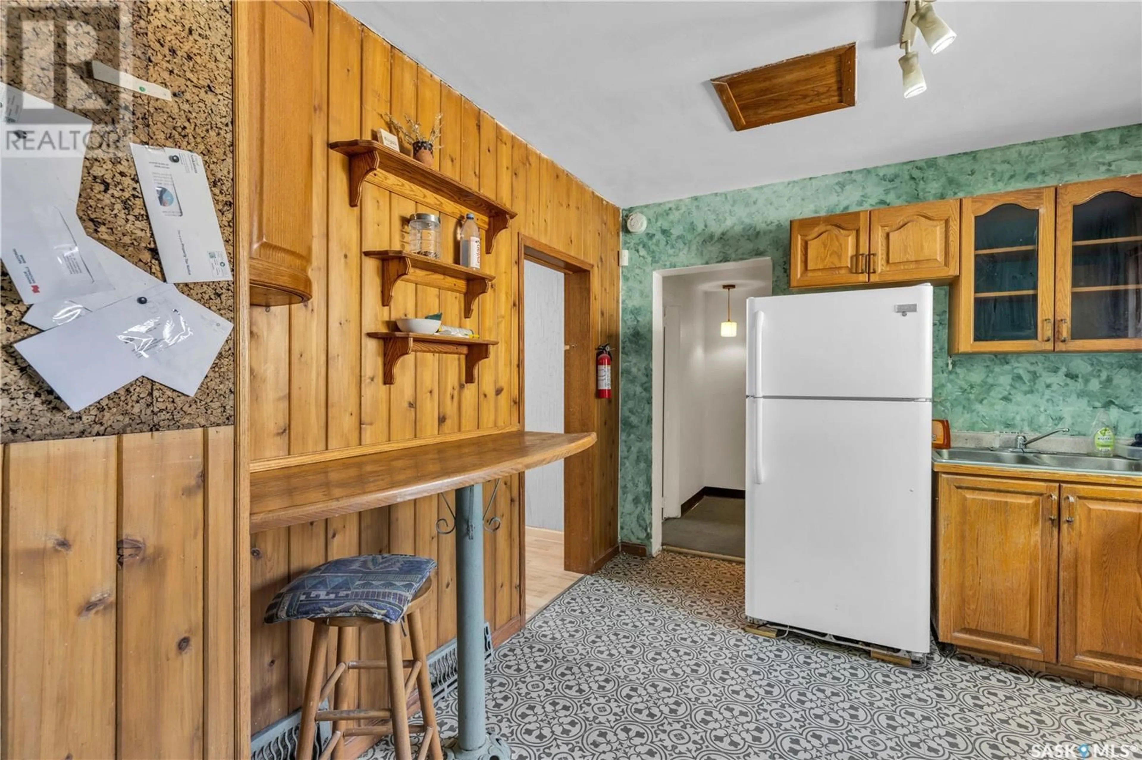 Standard kitchen, ceramic/tile floor for 1317 G AVENUE, Saskatoon Saskatchewan S7L2A6