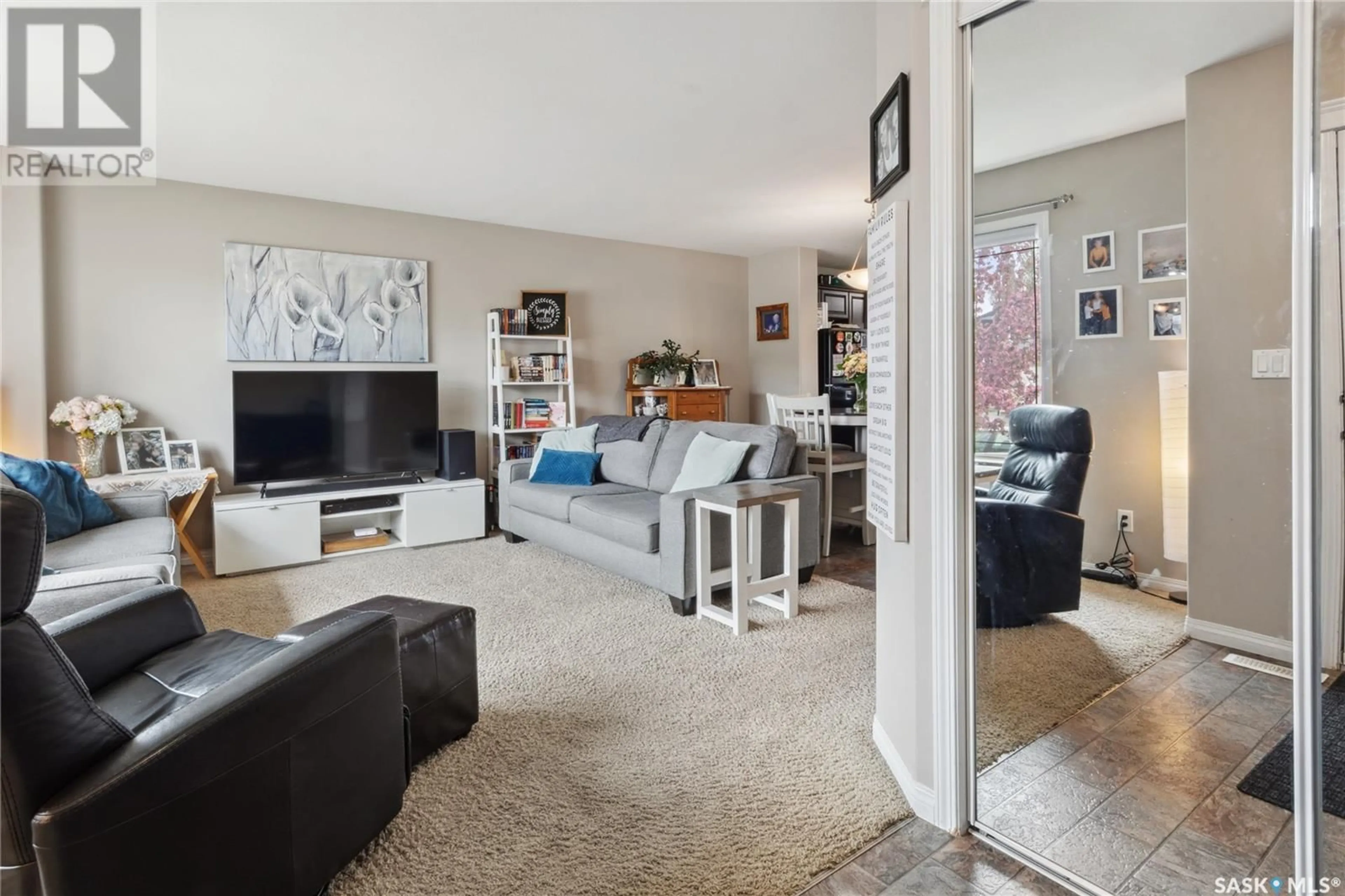 Living room with furniture, unknown for 622 - 16 LAMARSH ROAD, Saskatoon Saskatchewan S7W1B5
