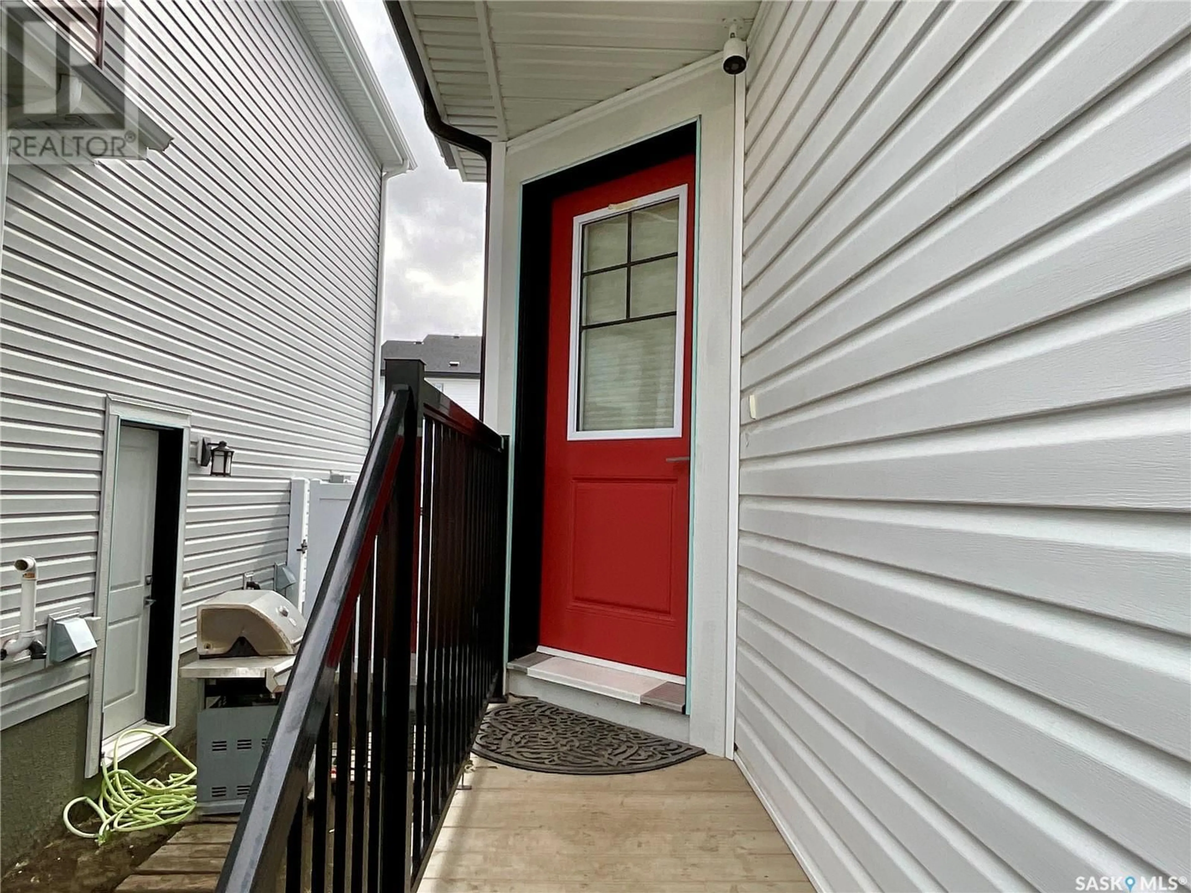 Indoor entryway for 4613 FERNDALE CRESCENT, Regina Saskatchewan S4V4A1