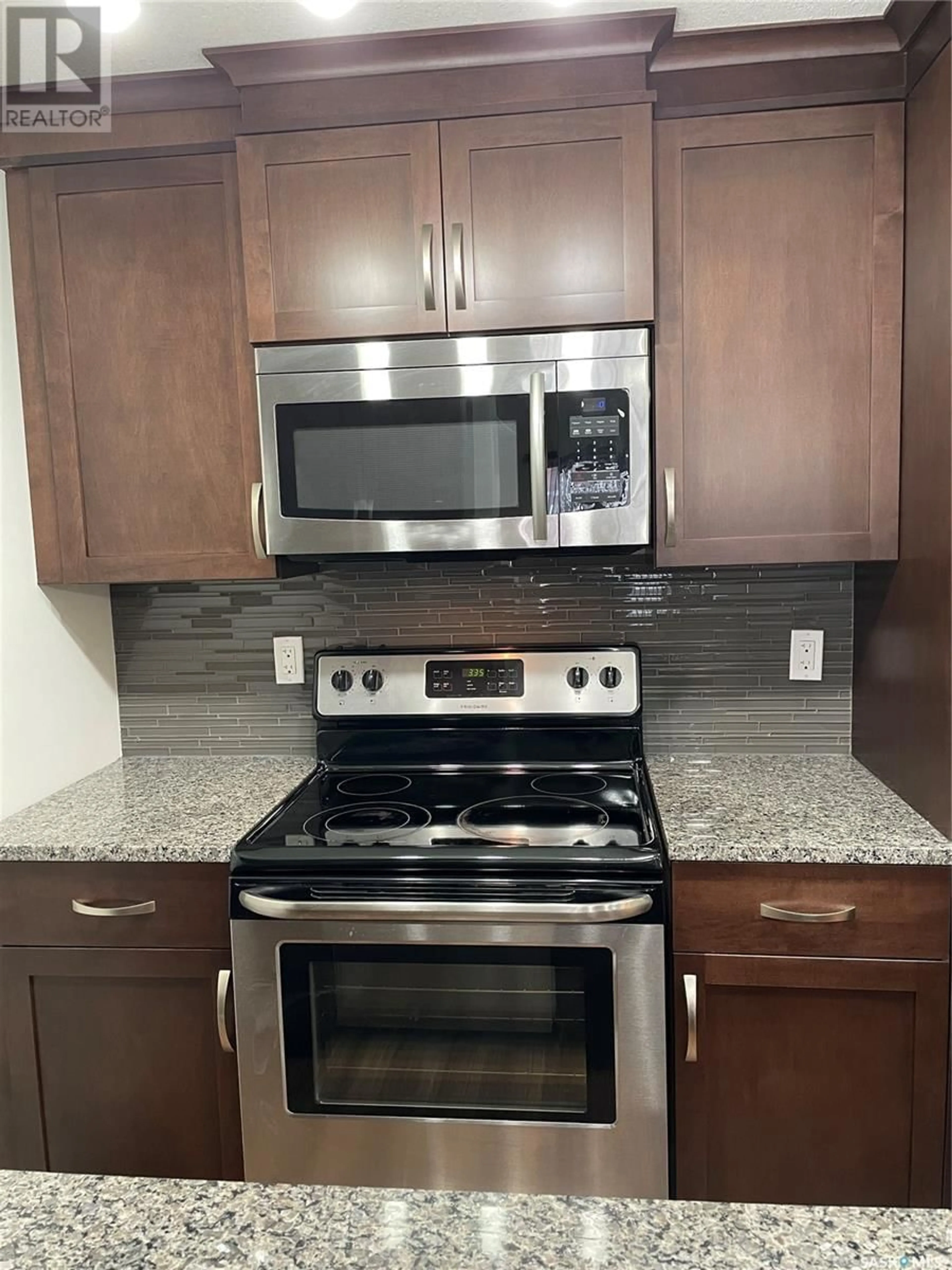 Standard kitchen, unknown for 117 - 1220 BLACKFOOT DRIVE, Regina Saskatchewan S4S6T2