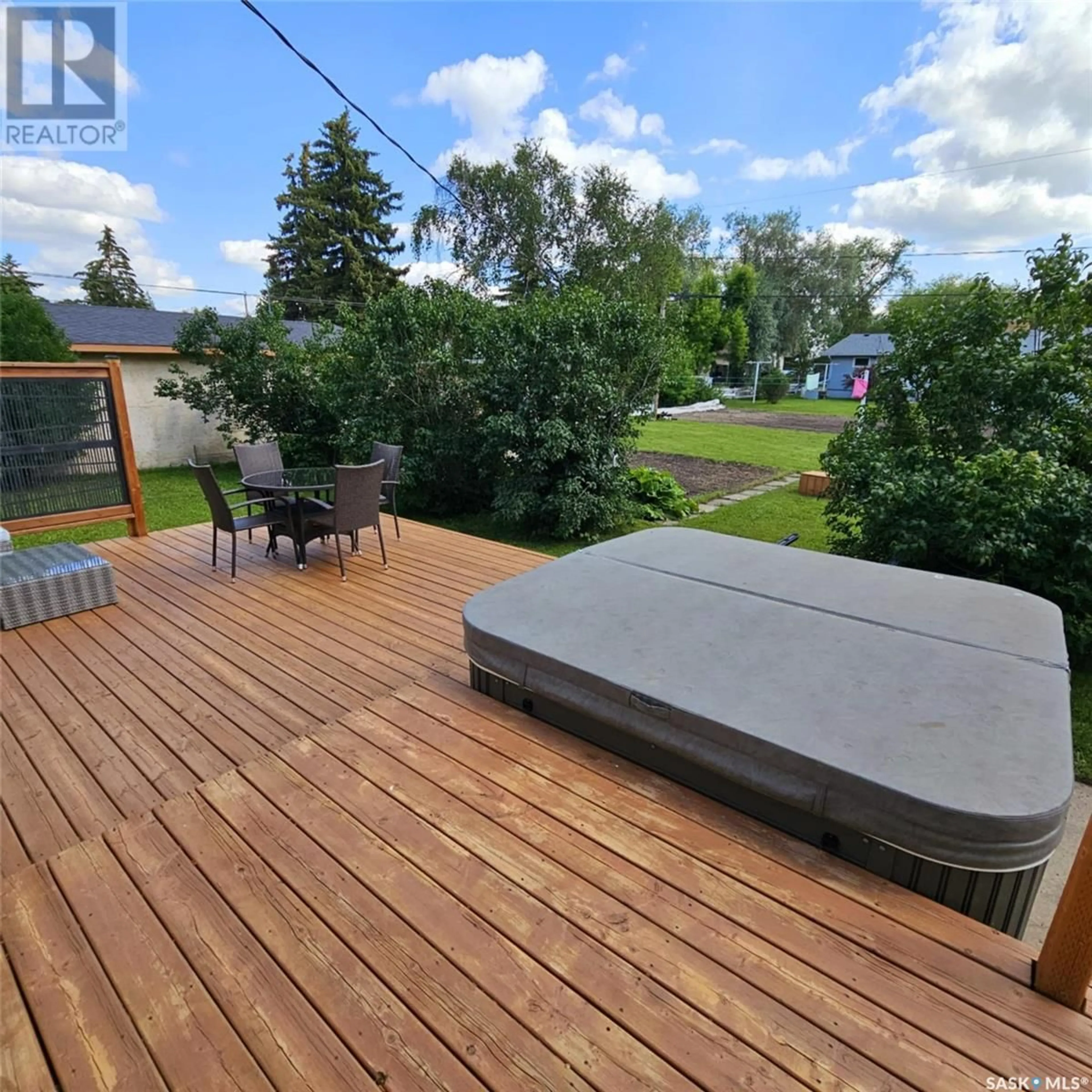 Patio, water/lake/river/ocean view for 1119 ASQUITH DRIVE, Esterhazy Saskatchewan S0A0X0