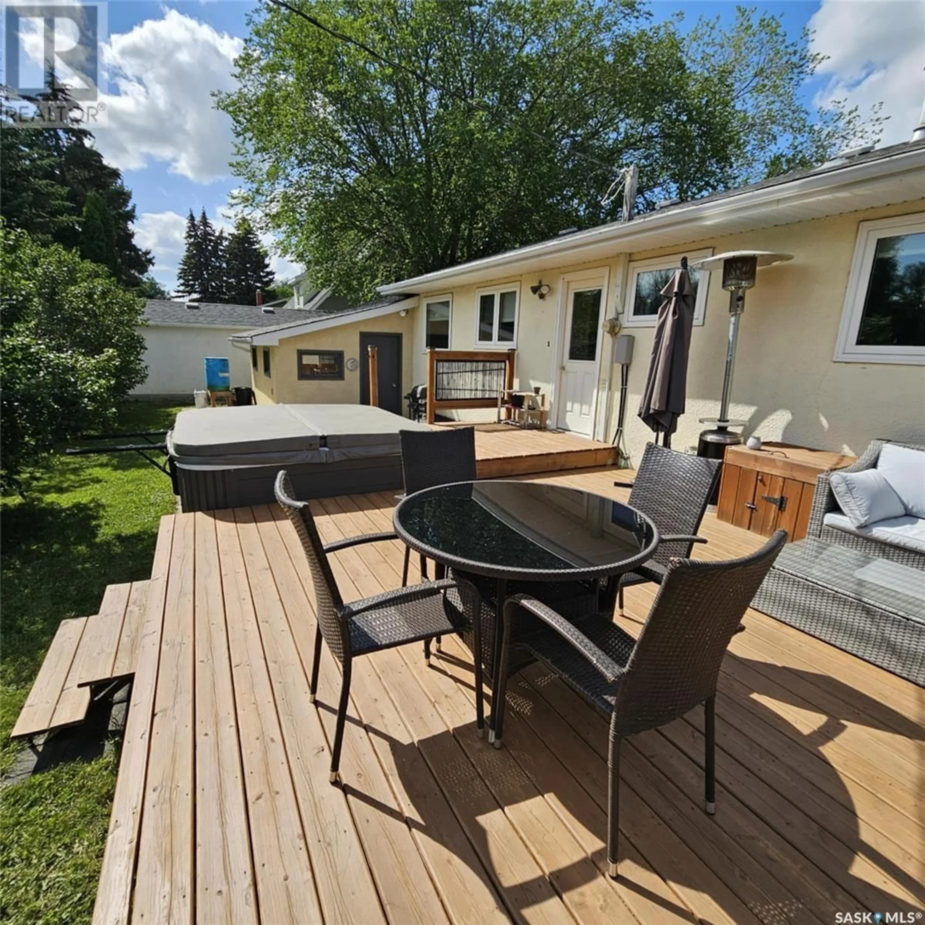 Patio, street for 1119 ASQUITH DRIVE, Esterhazy Saskatchewan S0A0X0