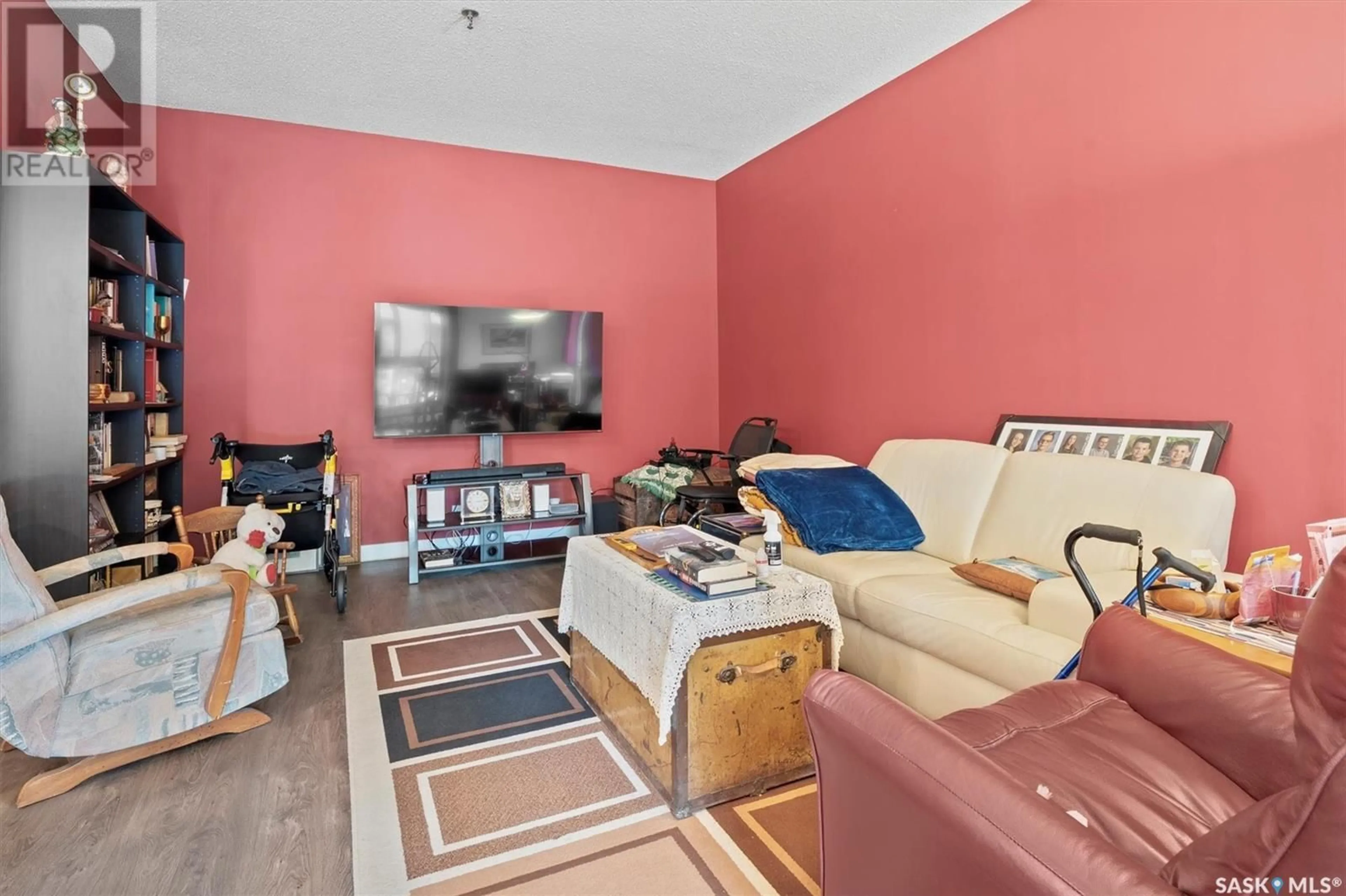 Living room with furniture, unknown for 107 - 351 SAGUENAY DRIVE, Saskatoon Saskatchewan S7K5T4