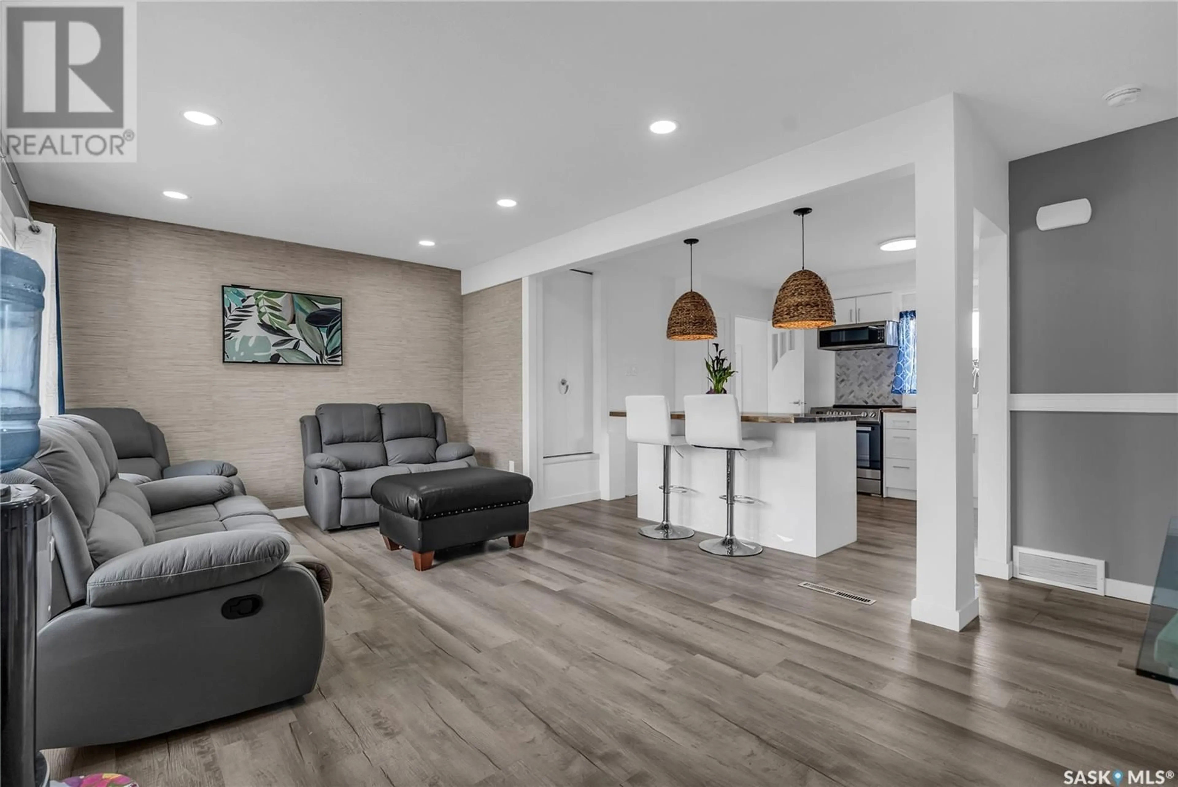 Open concept kitchen, unknown for 409 Q AVENUE, Saskatoon Saskatchewan S7L2X9