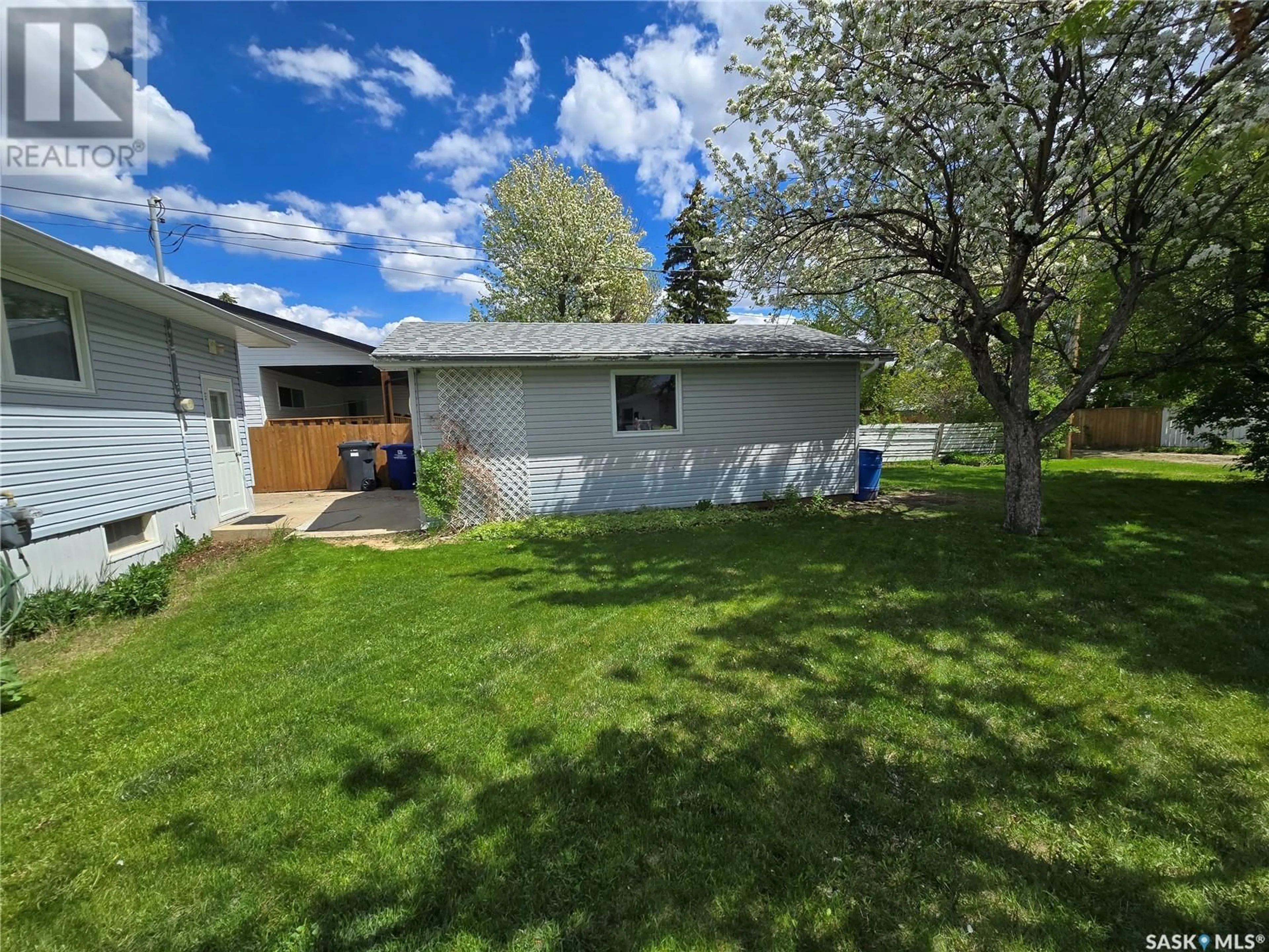 Shed for 222 DOUGLAS ROAD, Weyburn Saskatchewan S4H0N4
