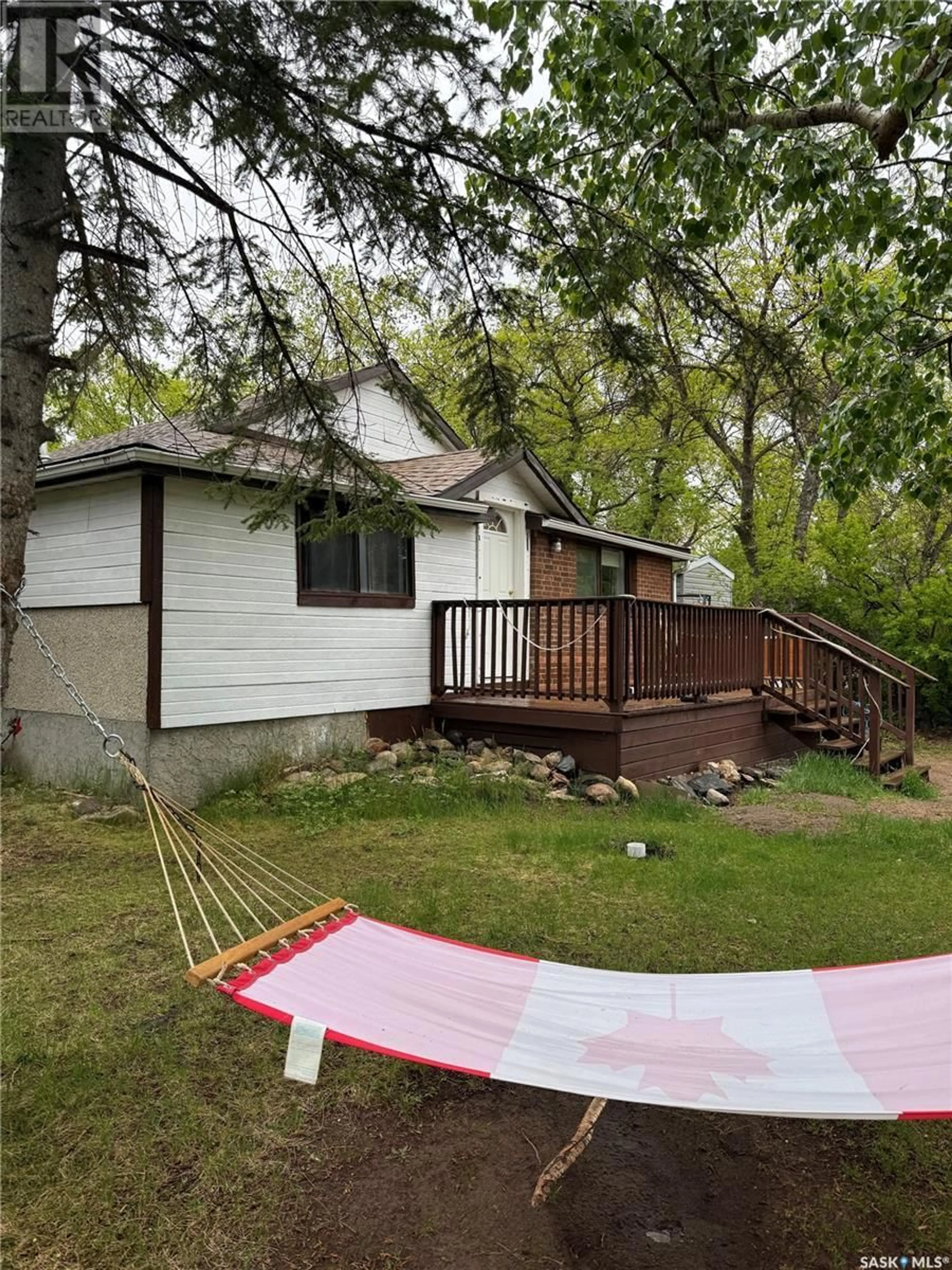 Home with vinyl exterior material, unknown for 234 MACMURCHY AVENUE, Regina Beach Saskatchewan S0G4C0