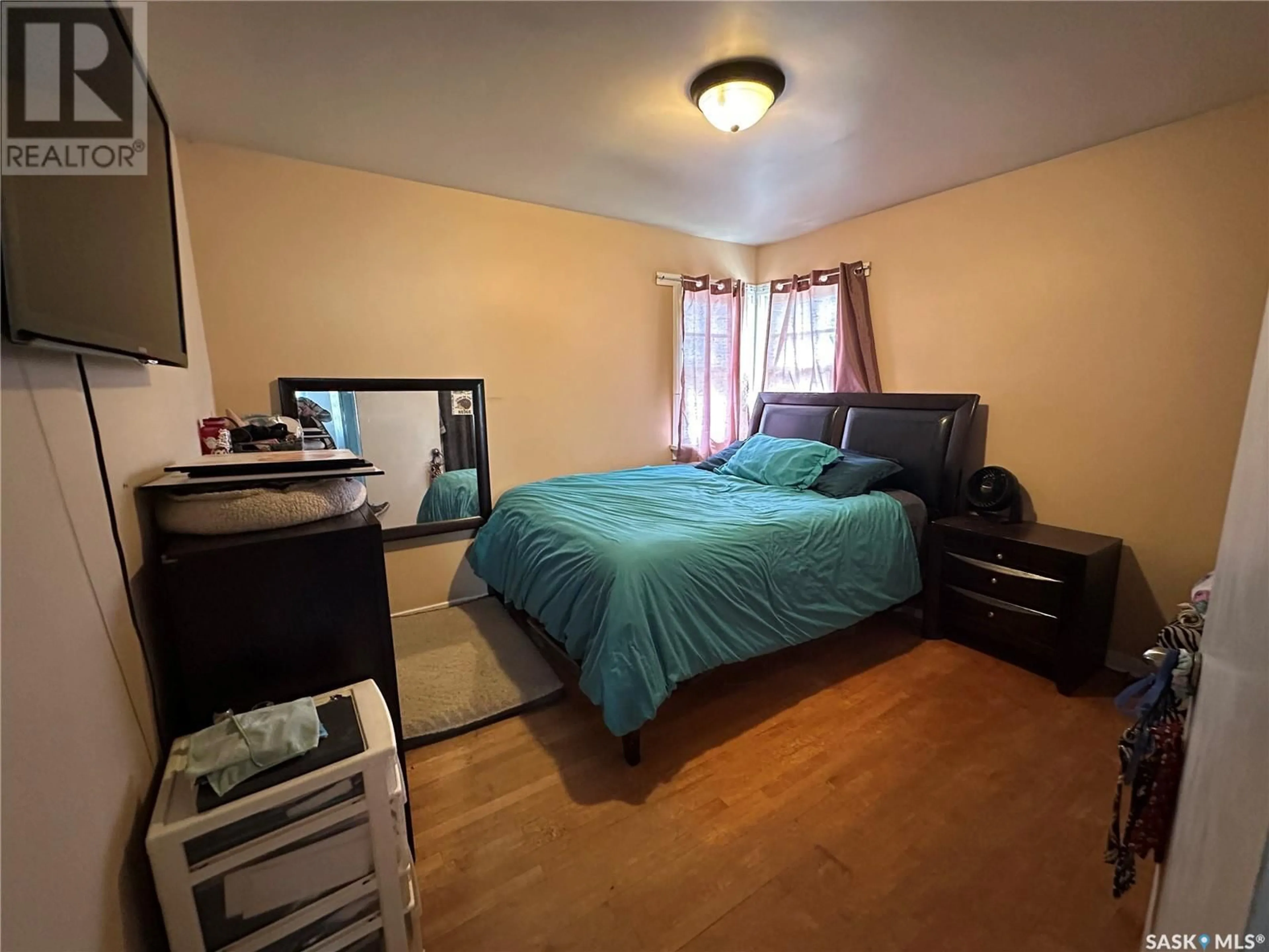 A pic of a room for 1008 9TH AVENUE, Moose Jaw Saskatchewan S6H4J5