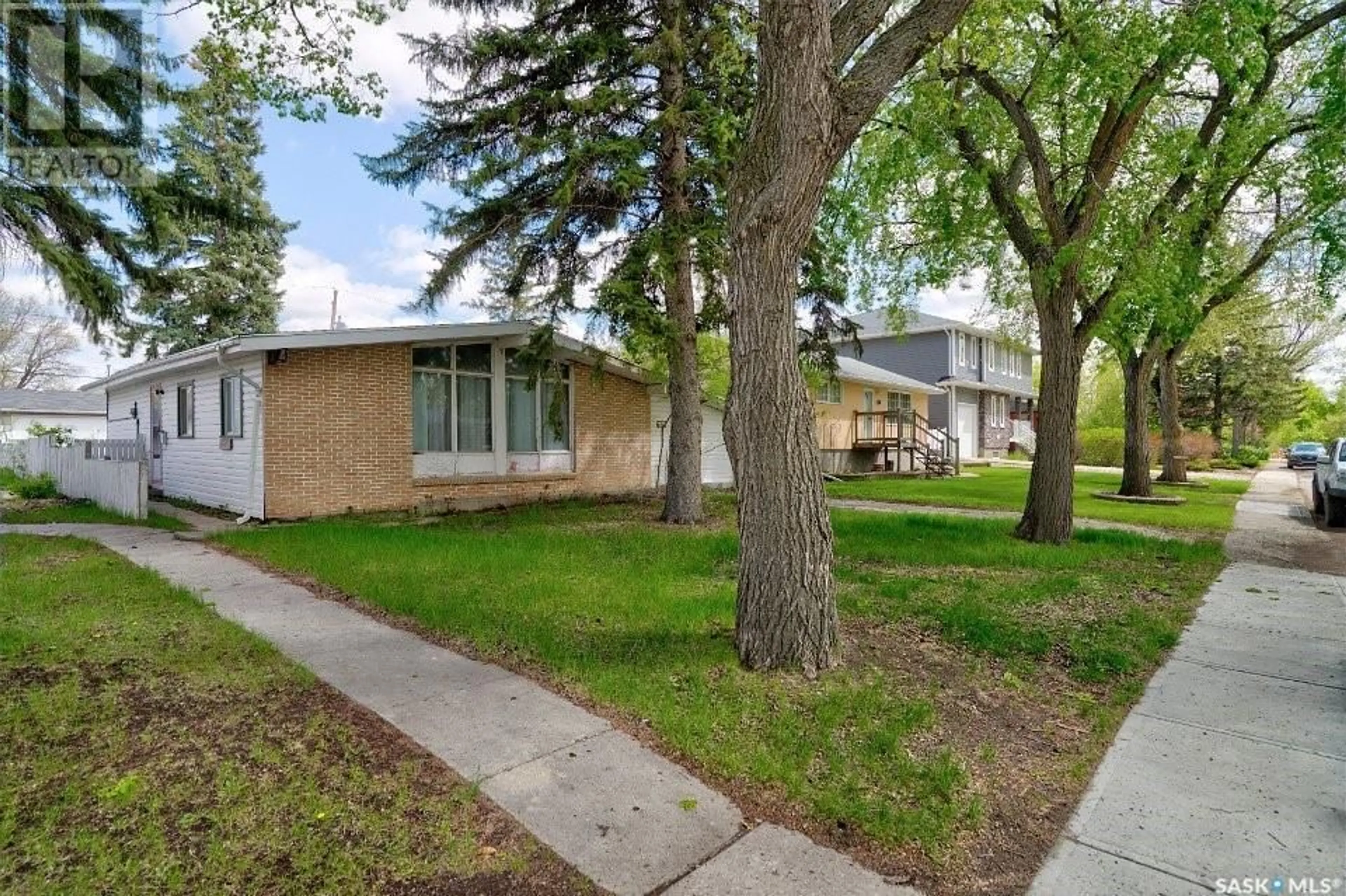 Unknown for 633 ROYAL STREET, Regina Saskatchewan S4T4Z3