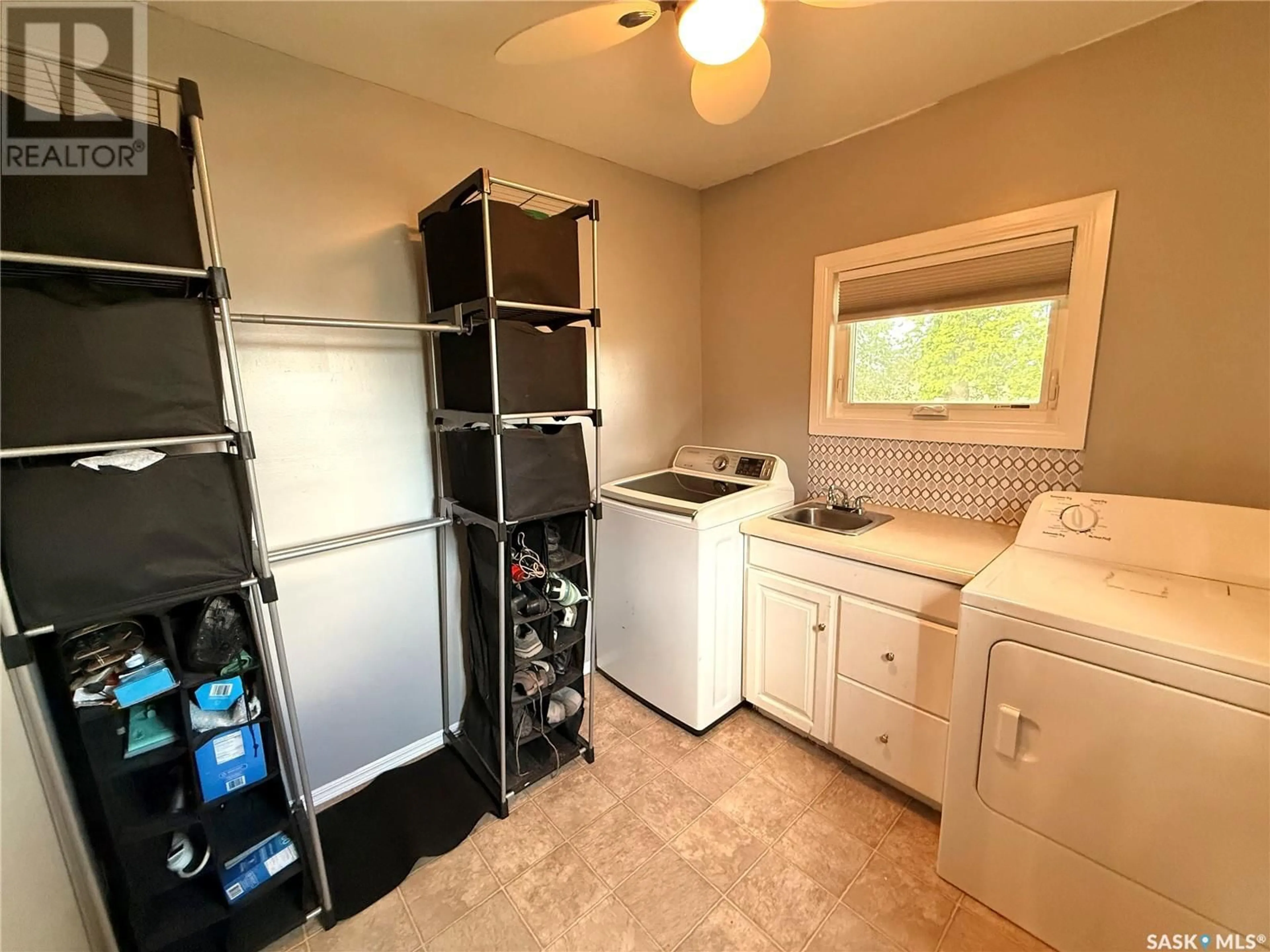 Laundry room for 201 CHARLES STREET, Stewart Valley Saskatchewan S0N2P0