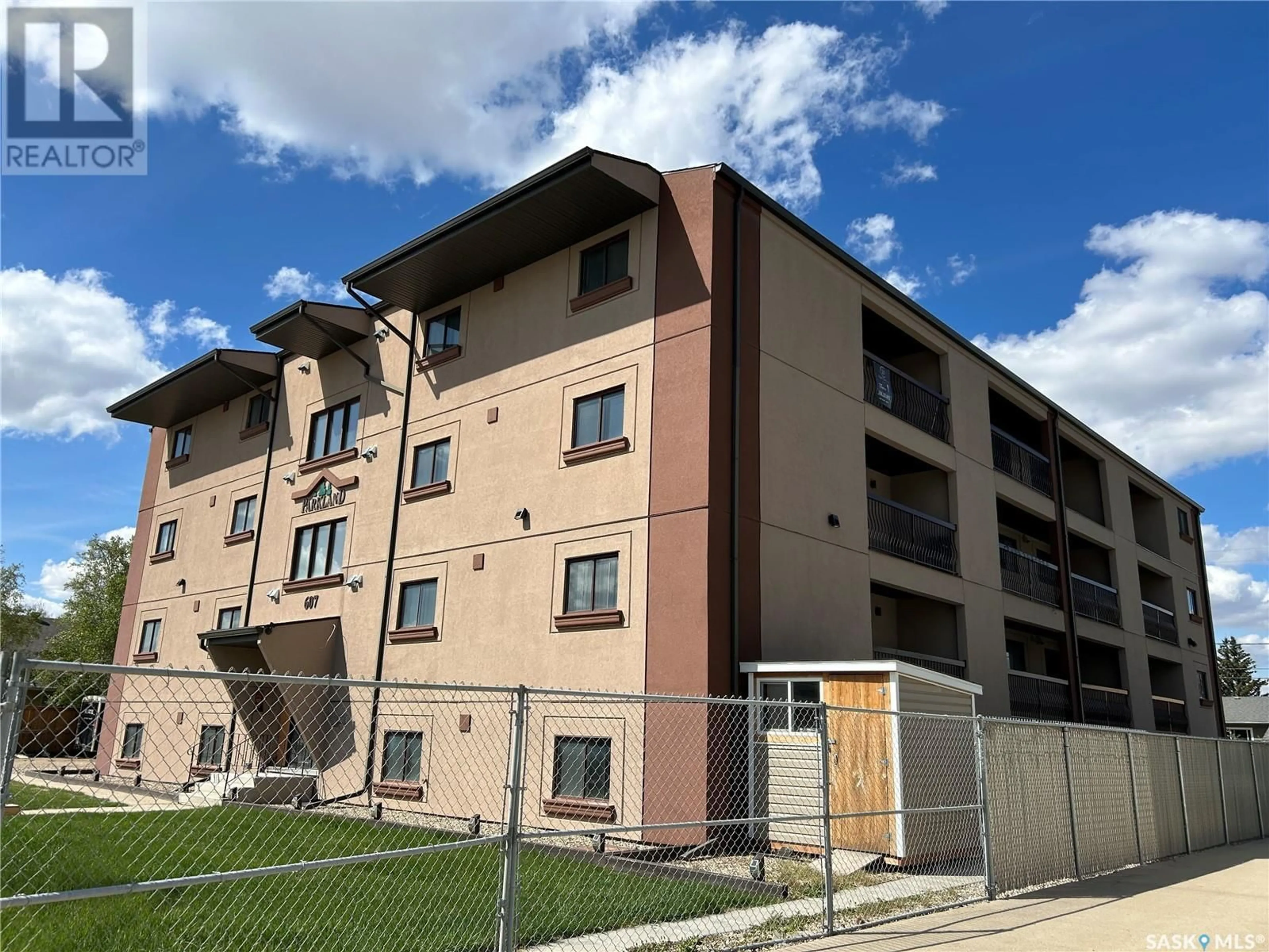 A pic from outside/outdoor area/front of a property/back of a property/a pic from drone, building for 106 607 10TH STREET, Humboldt Saskatchewan S0K2A0
