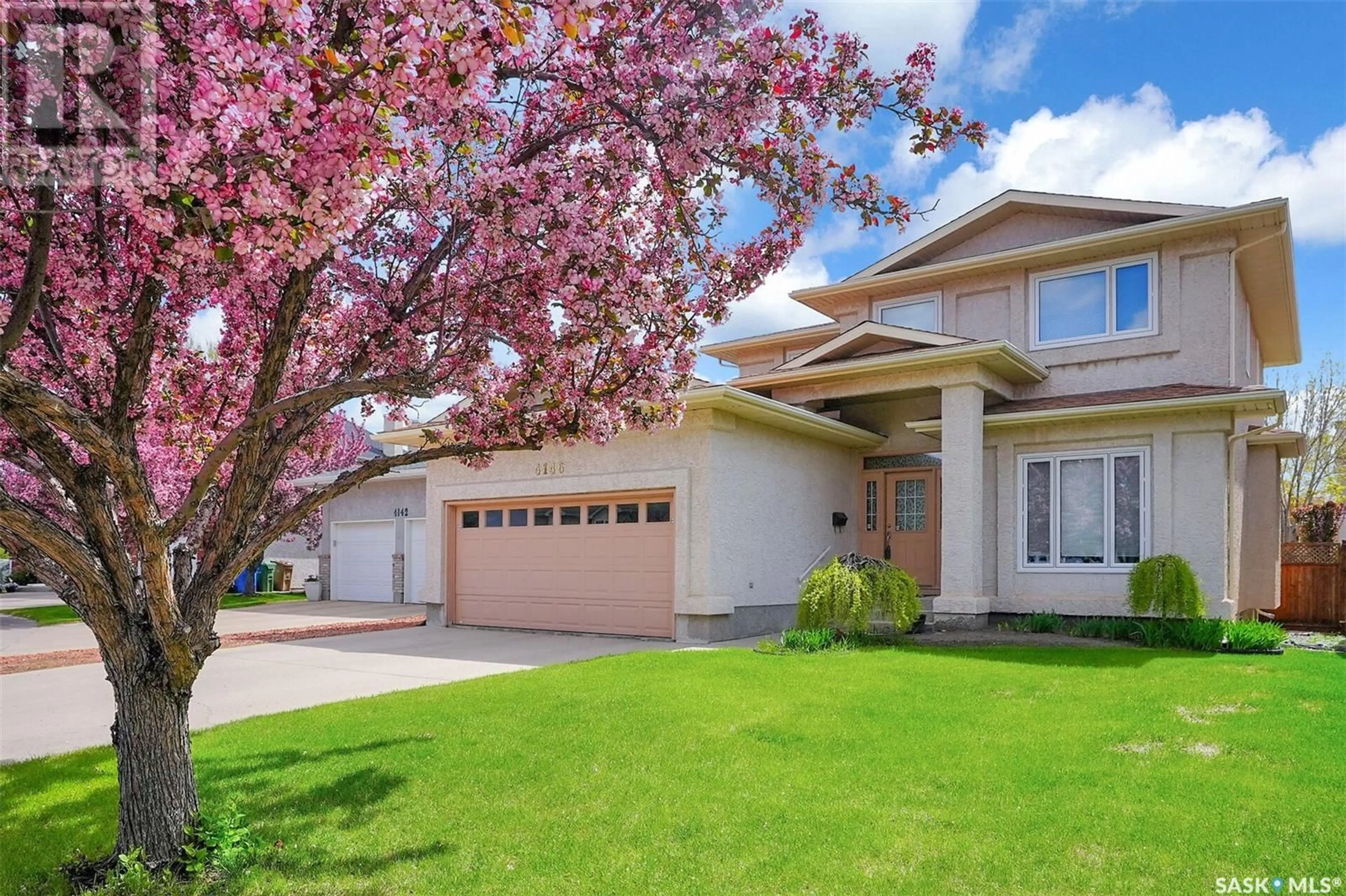Home with vinyl exterior material, street for 4146 WASCANA RIDGE PLACE, Regina Saskatchewan S4V2S1