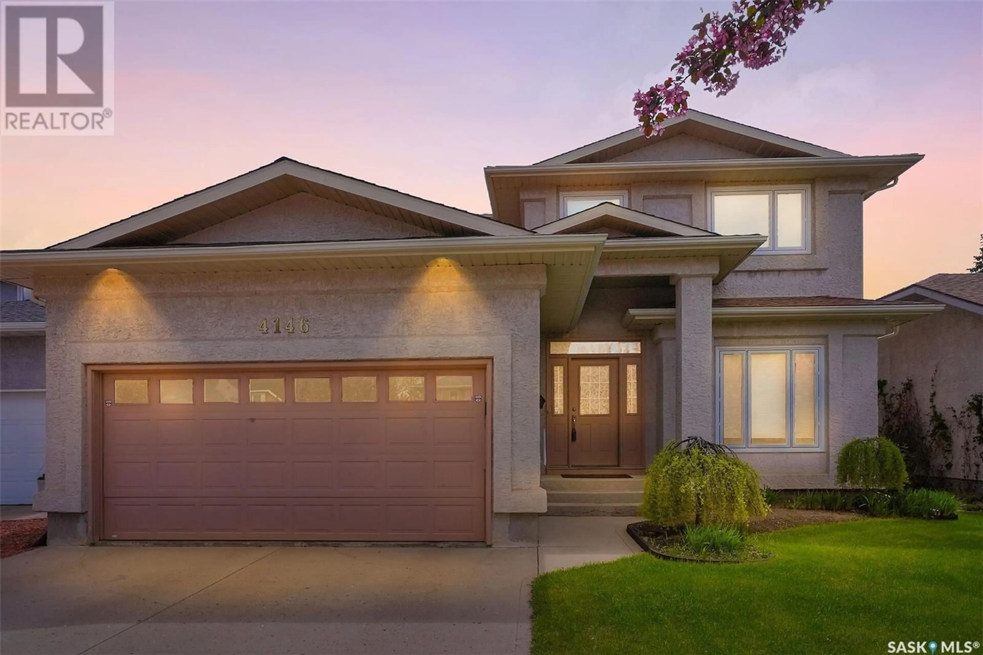 Home with vinyl exterior material, street for 4146 WASCANA RIDGE PLACE, Regina Saskatchewan S4V2S1
