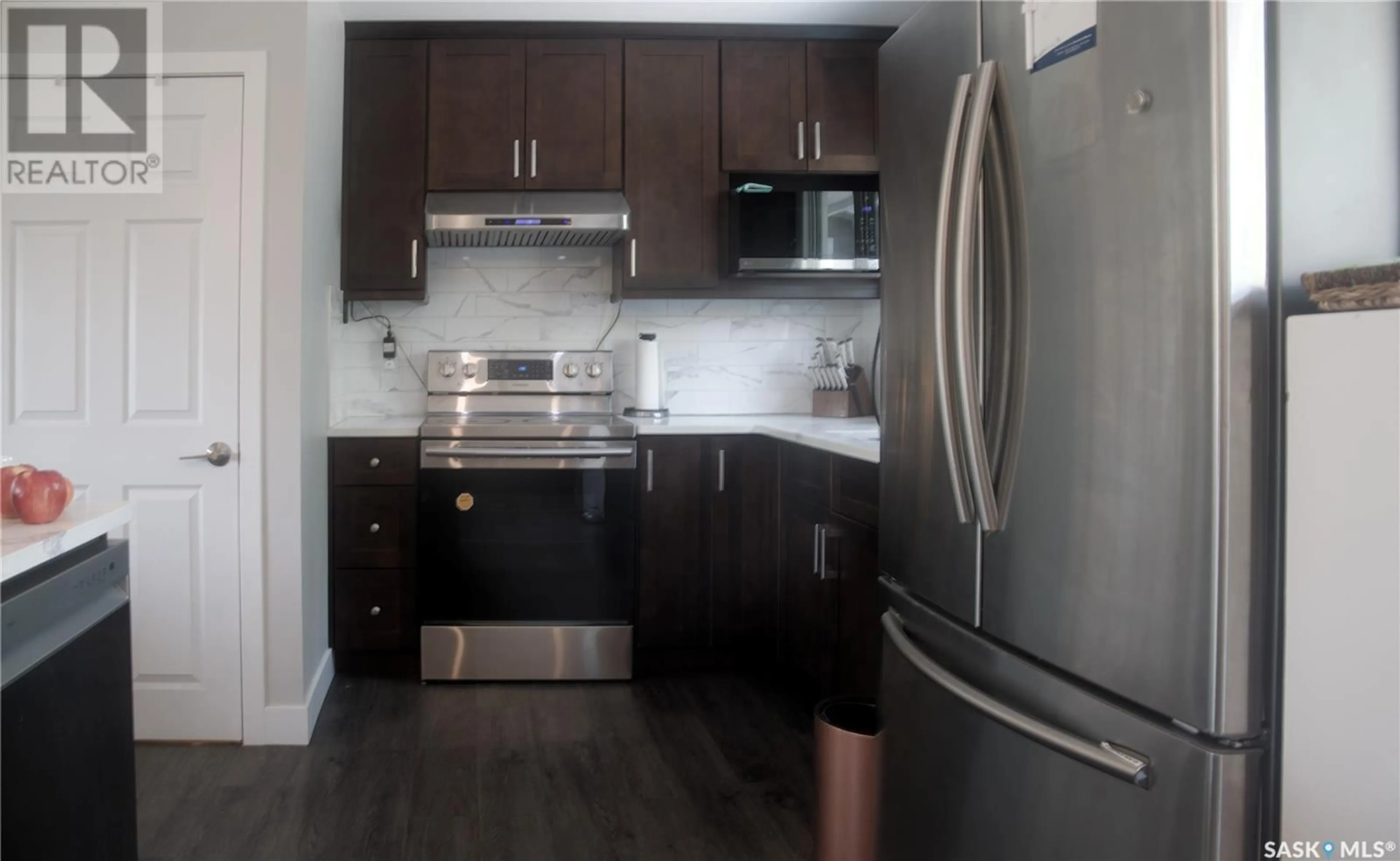 Standard kitchen, unknown for 2305 TAYLOR STREET, Saskatoon Saskatchewan S7H1W8