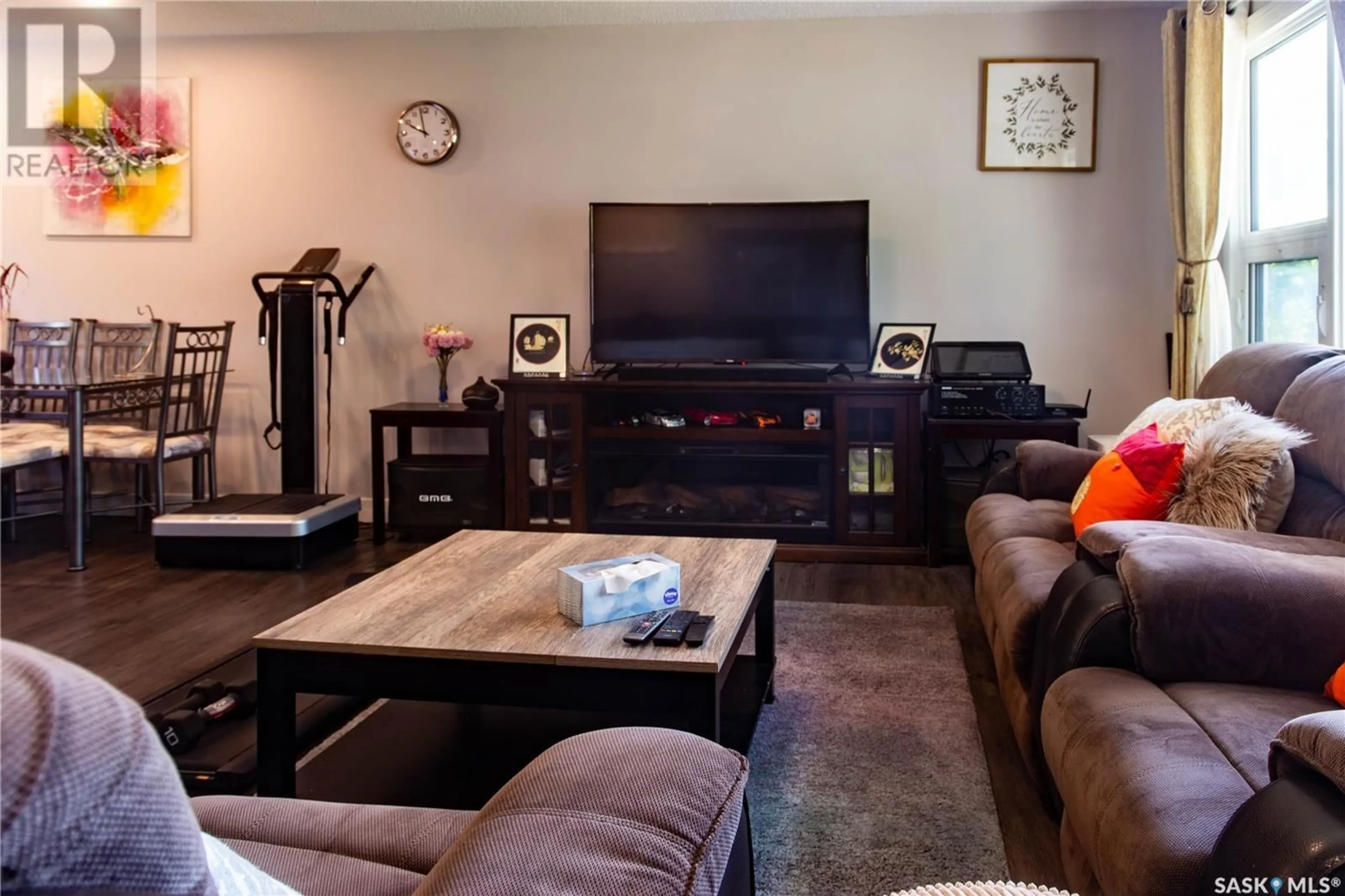 Living room with furniture, unknown for 2305 TAYLOR STREET, Saskatoon Saskatchewan S7H1W8