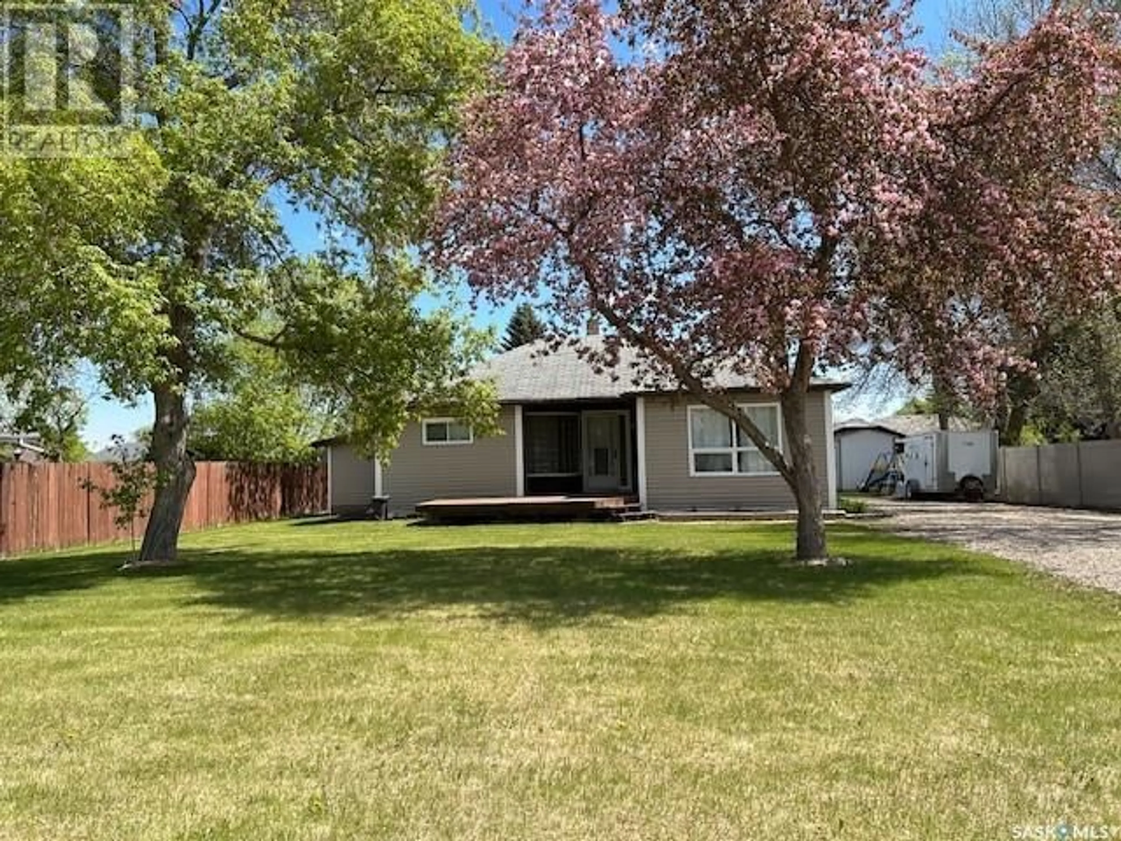Home with vinyl exterior material, street for 729 SUMNER STREET, Esterhazy Saskatchewan S0A0X0