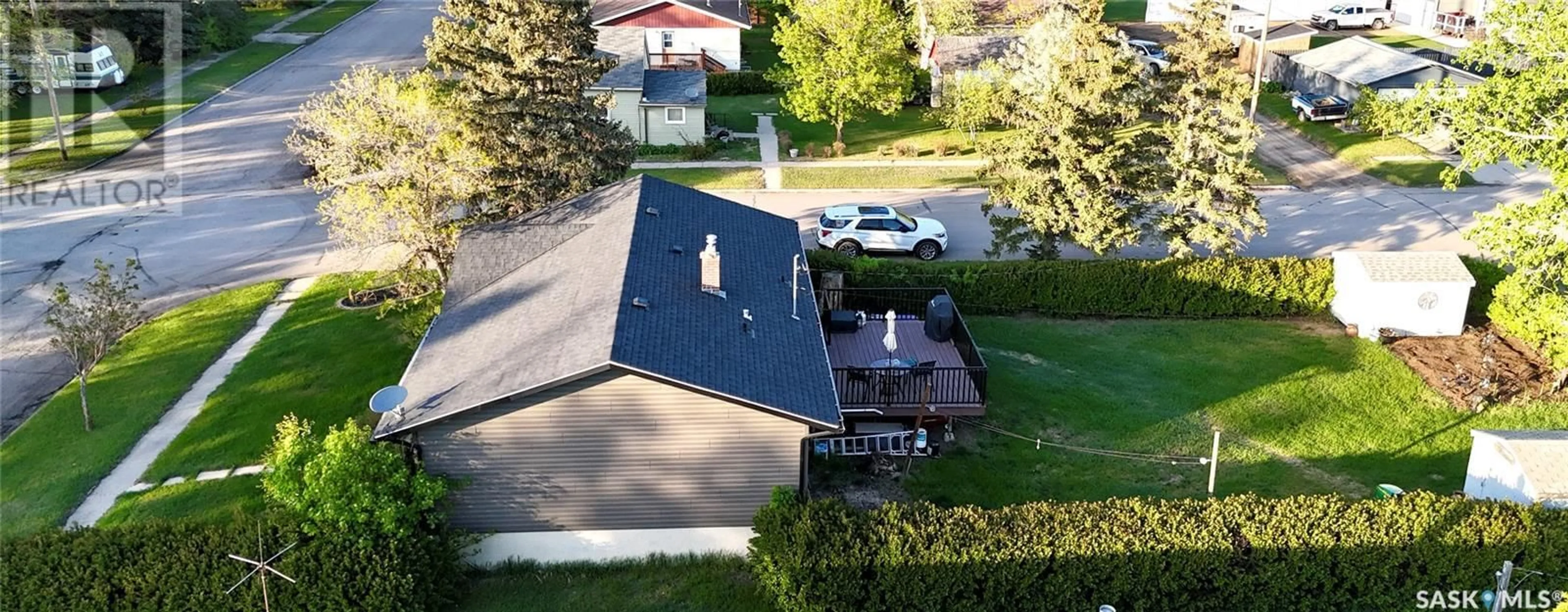 A pic from outside/outdoor area/front of a property/back of a property/a pic from drone, street for 122 HAMILTON STREET, Davidson Saskatchewan S0G1A0