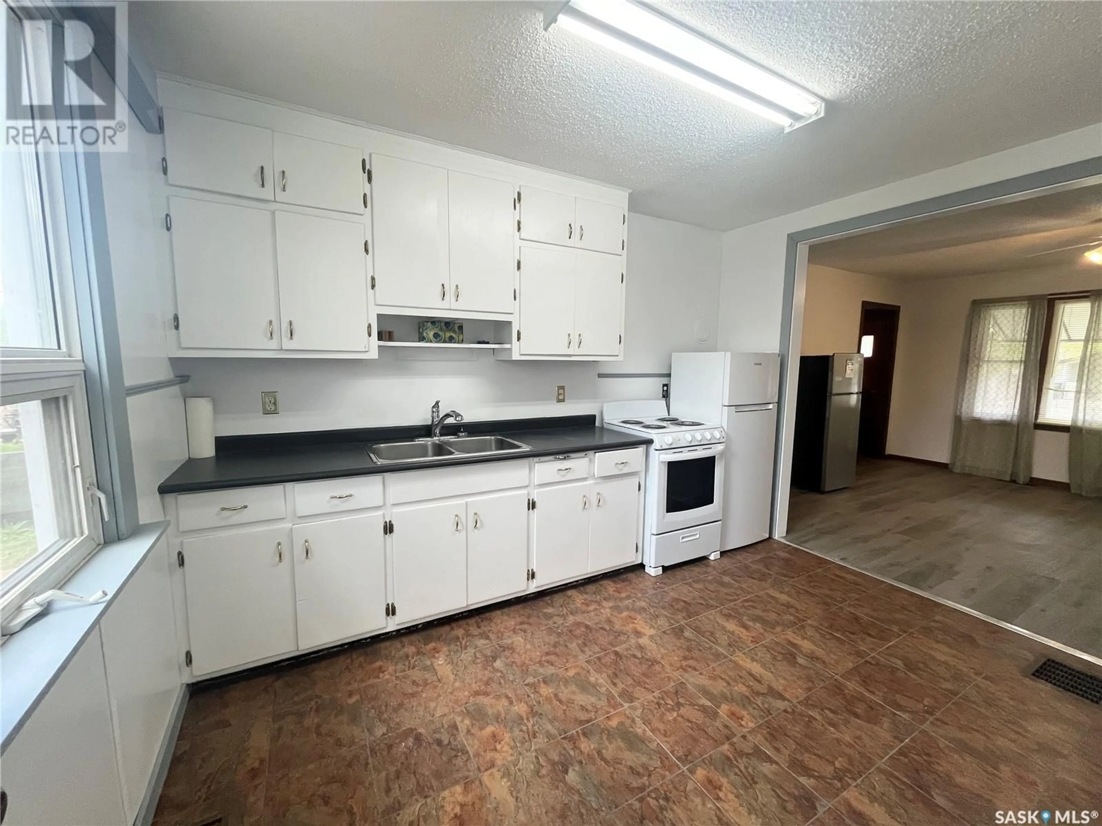 Standard kitchen, unknown for 1141 109TH STREET, North Battleford Saskatchewan S9A2E5